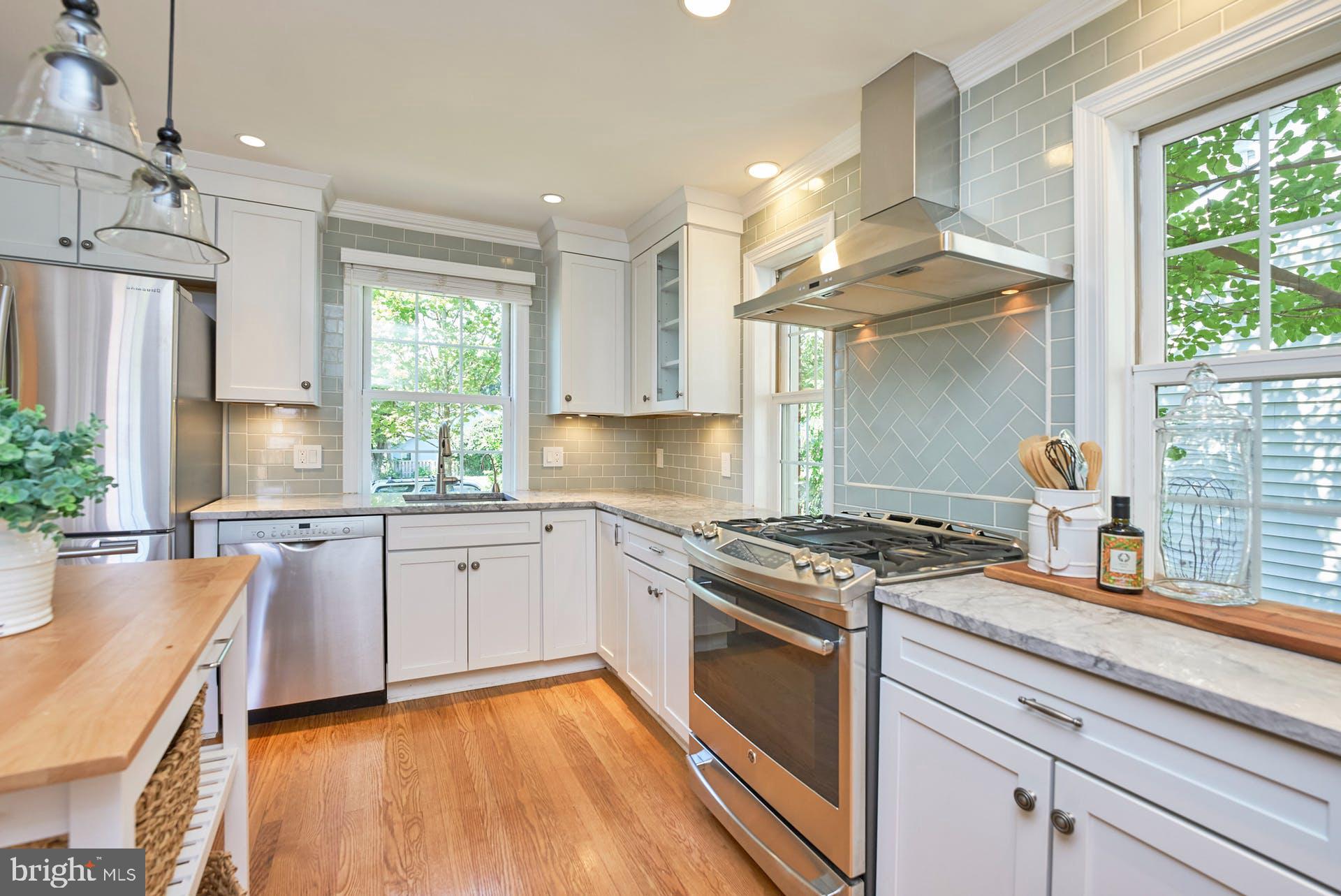 CLARENDON - Residential Lease