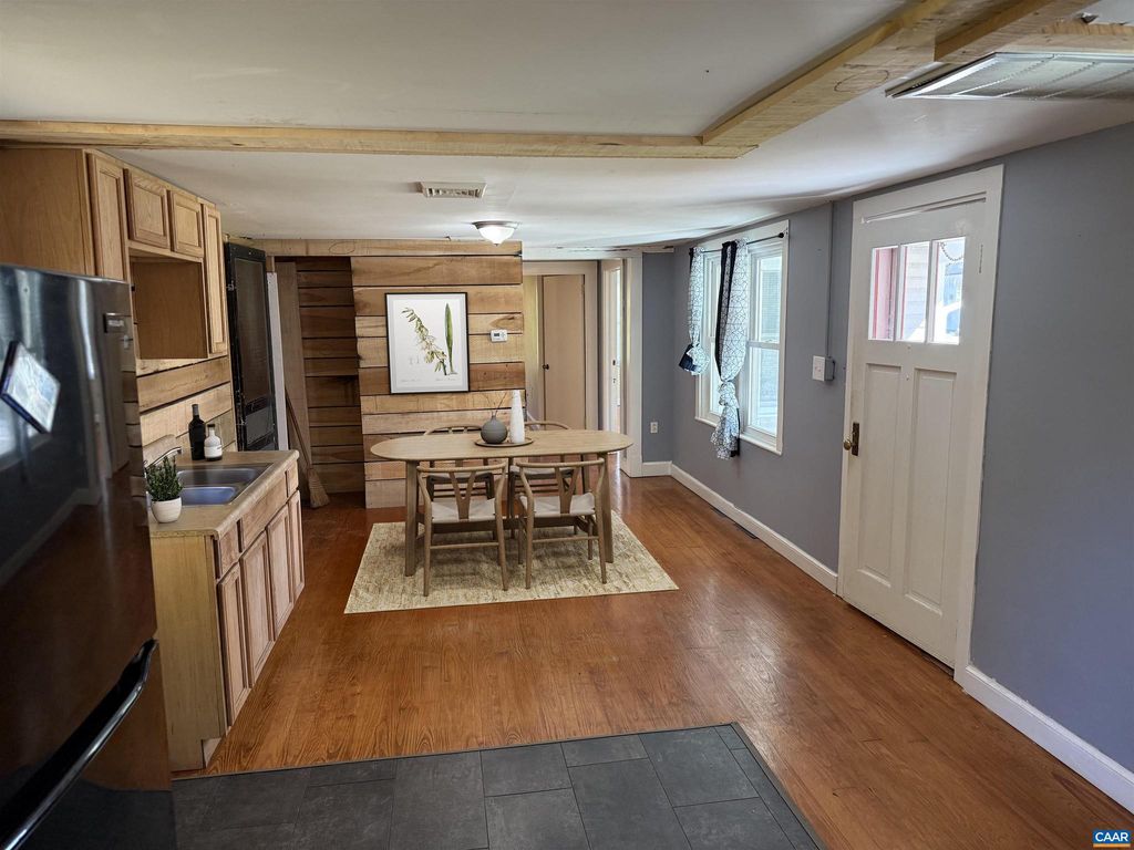 Photo of 35 Stanley St, STAUNTON, VA 24401 (MLS # 670271)