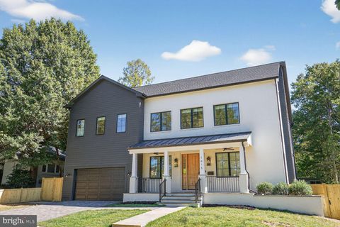 1615 N WAKEFIELD STREET ARLINGTON VA 22207