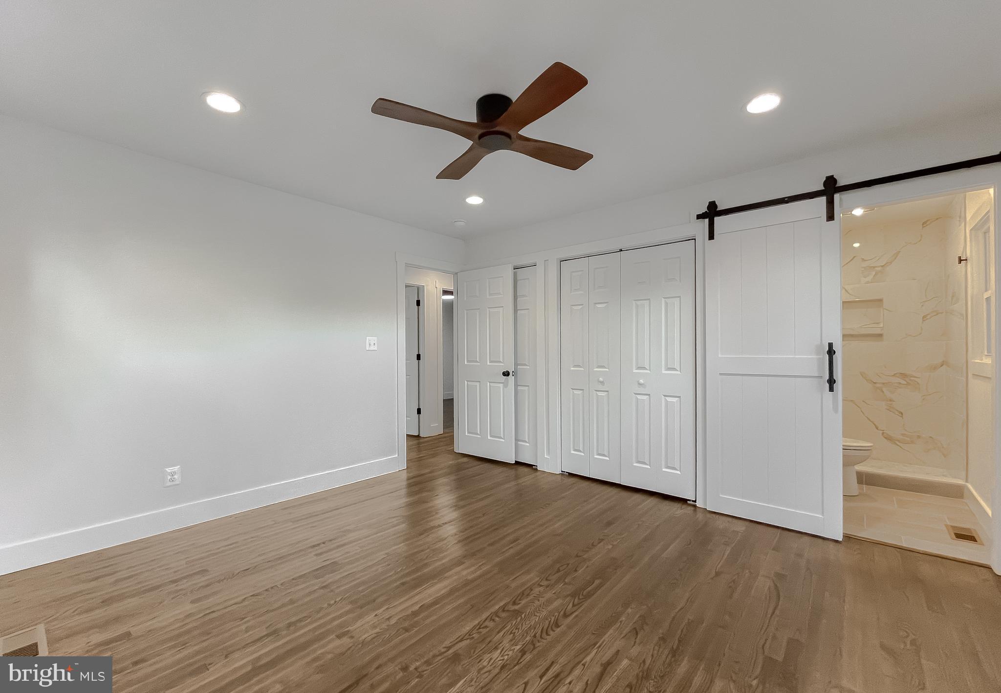 HOLLYWOOD SHORES - Residential