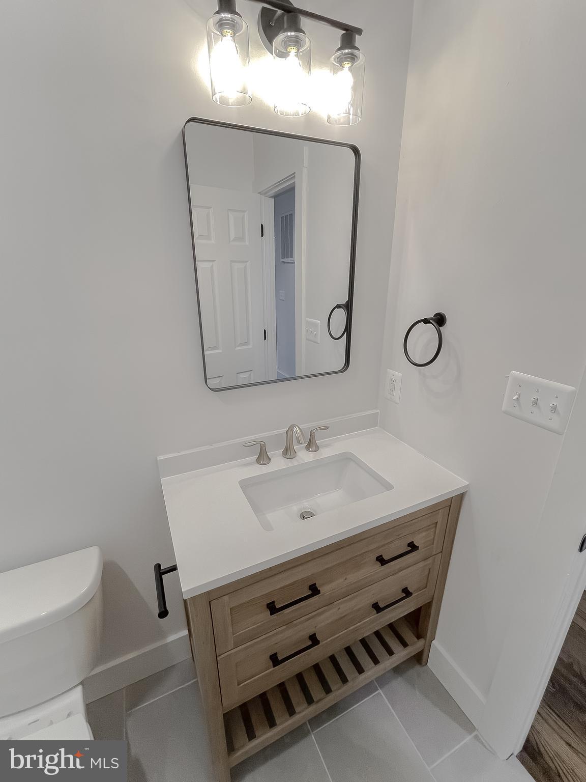 HOLLYWOOD SHORES - Residential