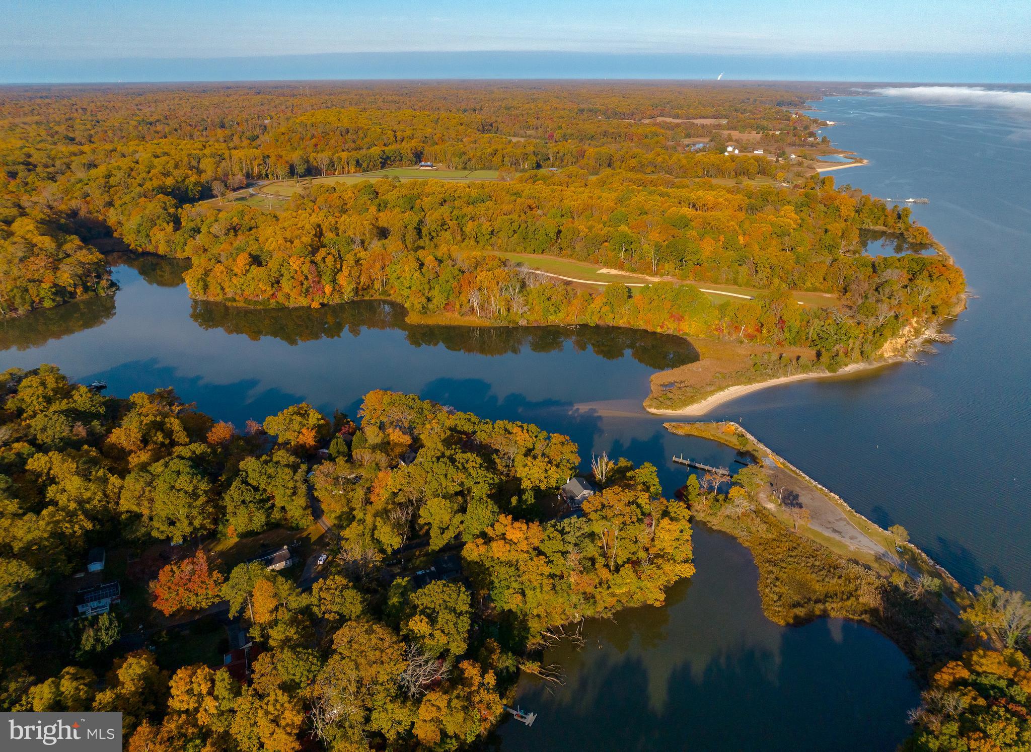 HOLLYWOOD SHORES - Residential