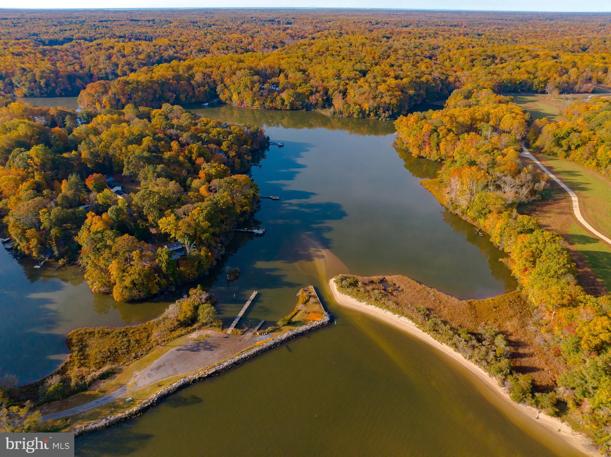 HOLLYWOOD SHORES - Residential