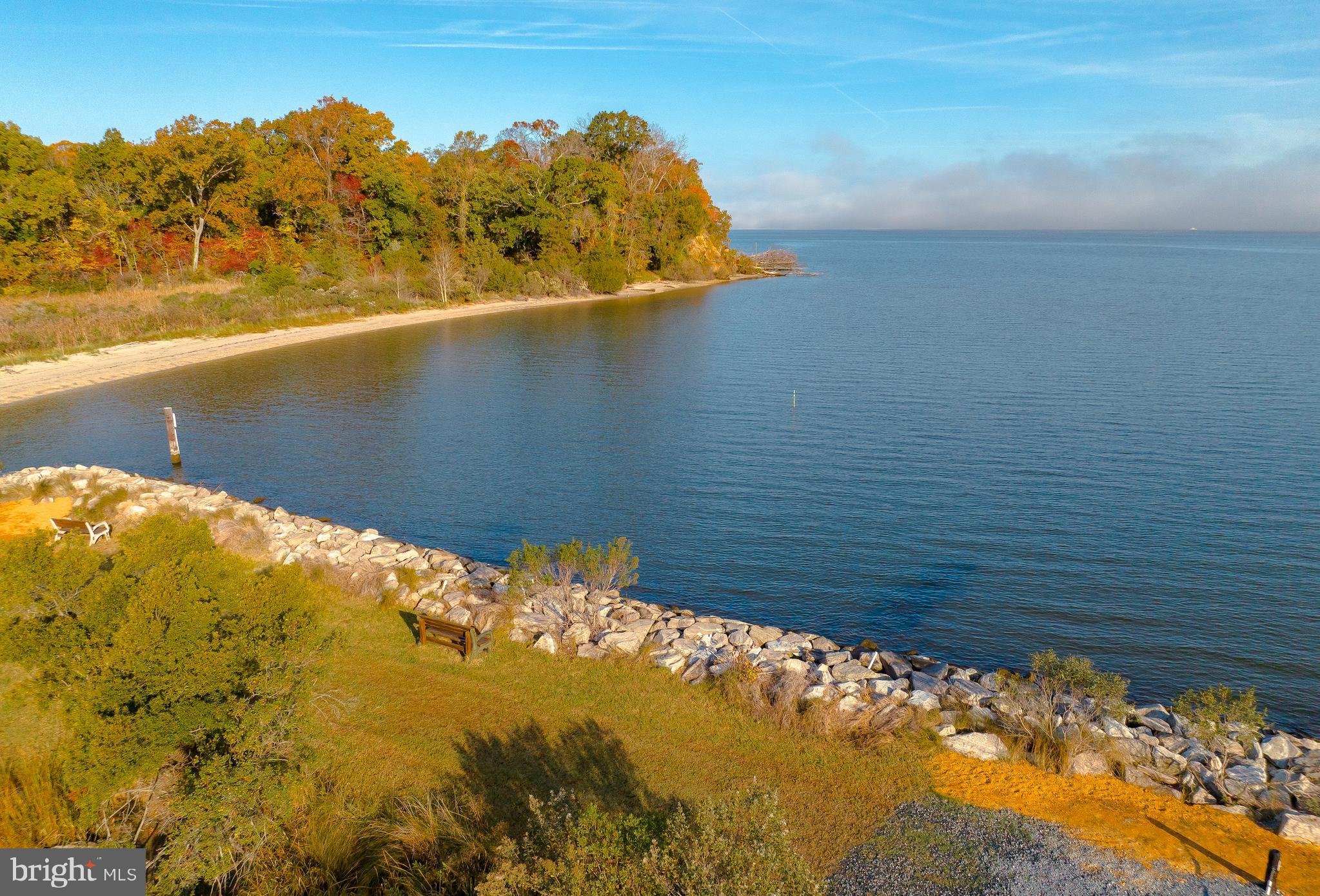 HOLLYWOOD SHORES - Residential