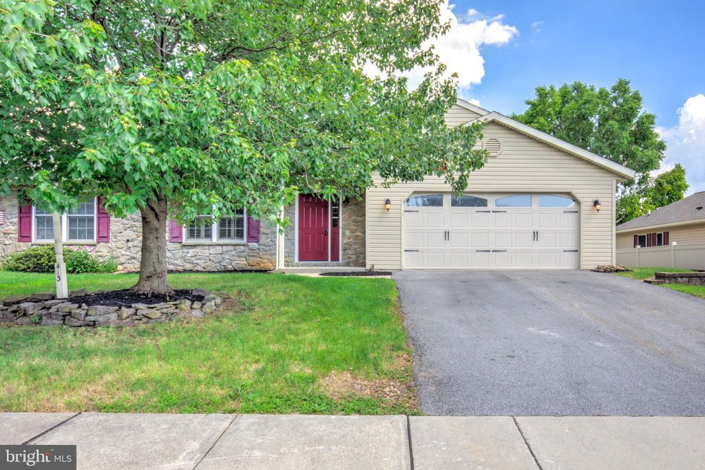 Photo of 413 Flaxen Lane, EPHRATA, PA 17522 (MLS # PALA2072548)