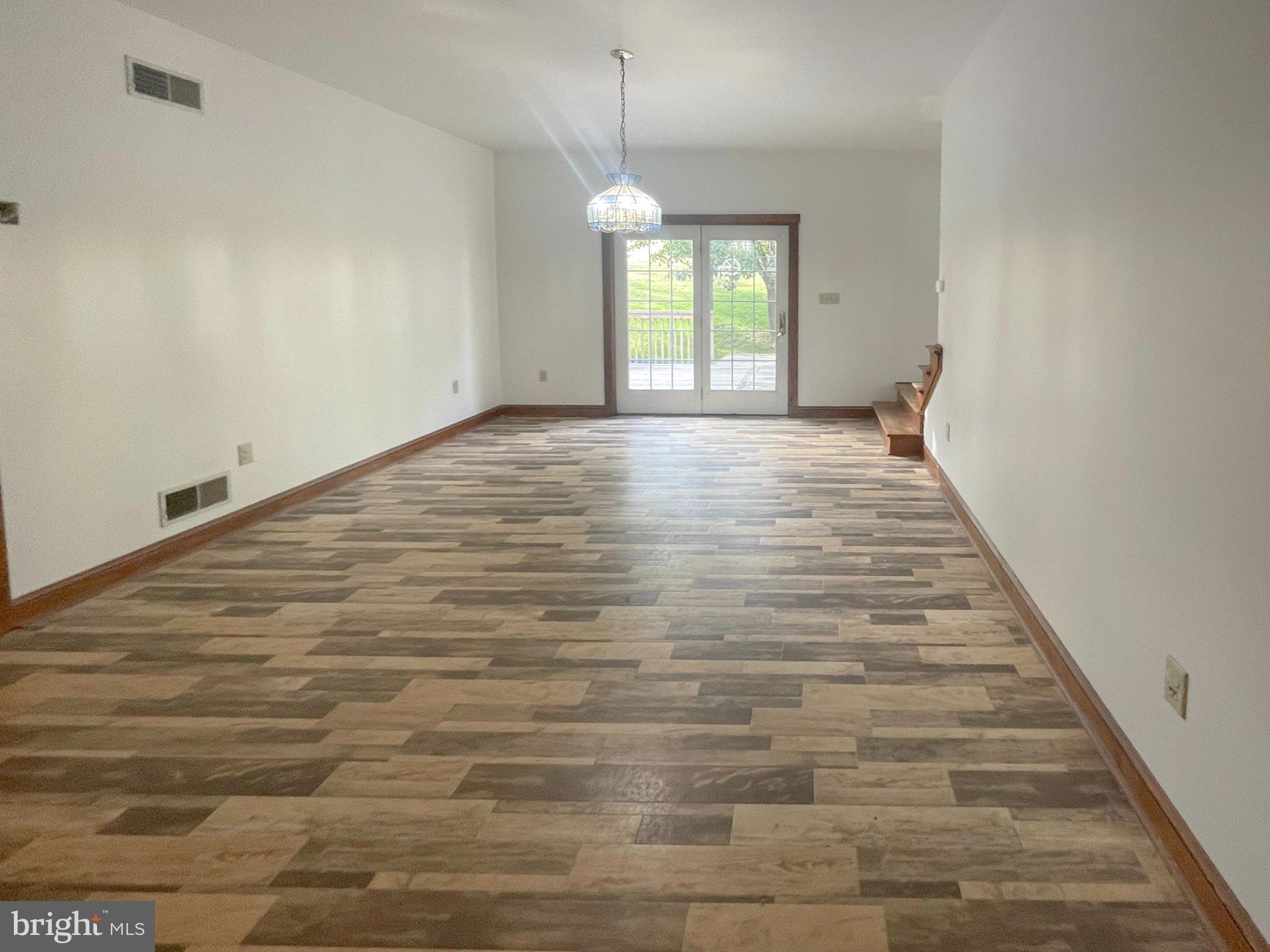 279 ESBENSHADE ROAD