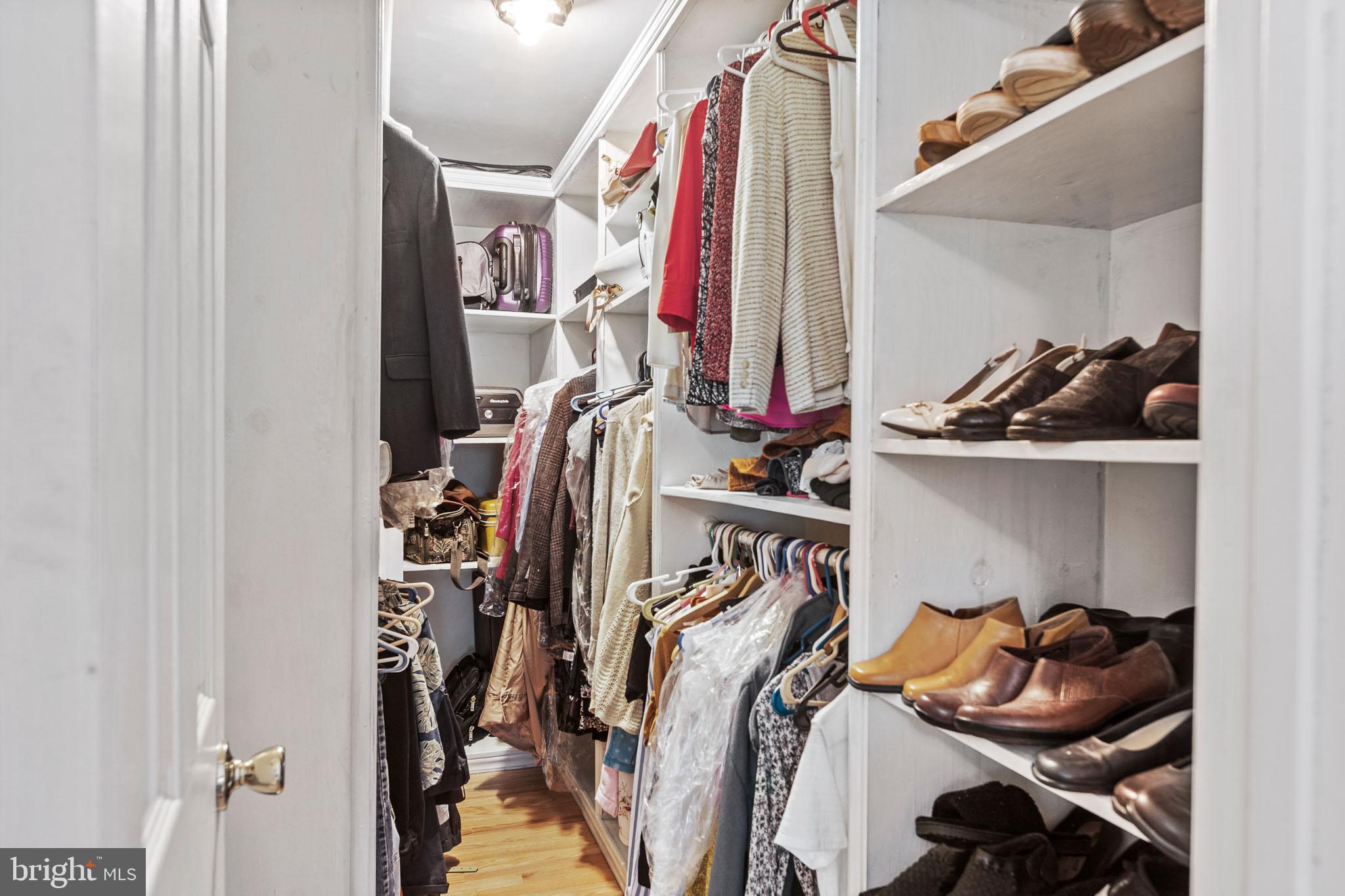 HAMPTON OAKS - Residential