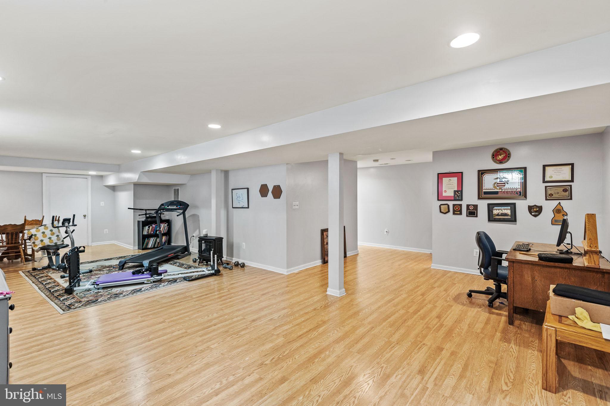 HAMPTON OAKS - Residential