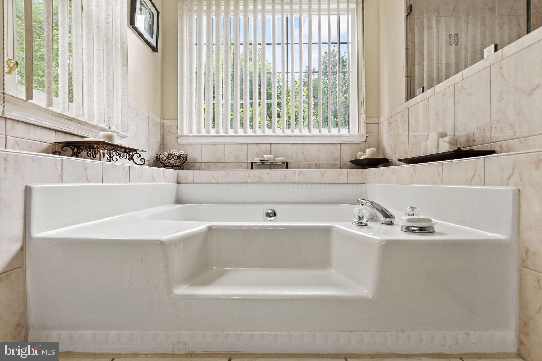 HAMPTON OAKS - Residential