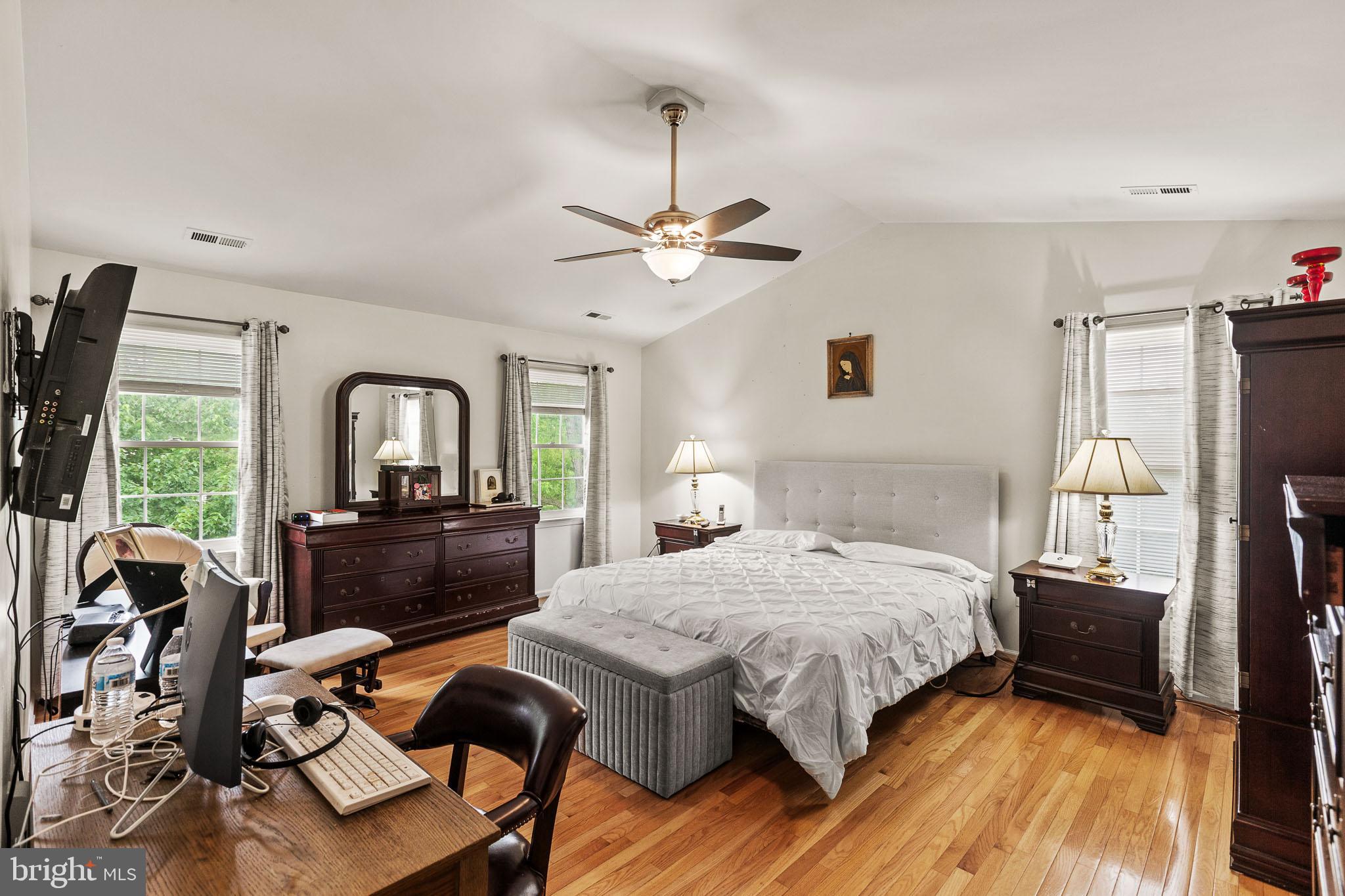 HAMPTON OAKS - Residential