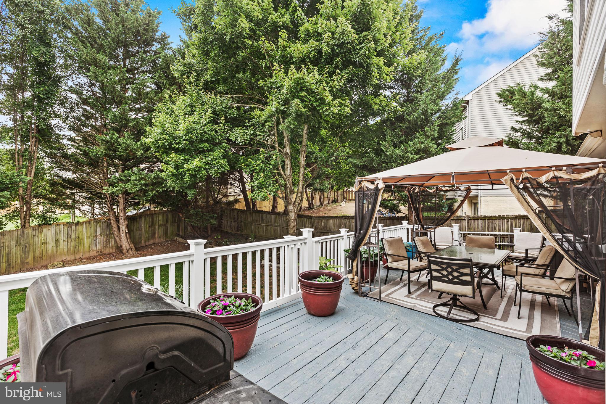 HAMPTON OAKS - Residential