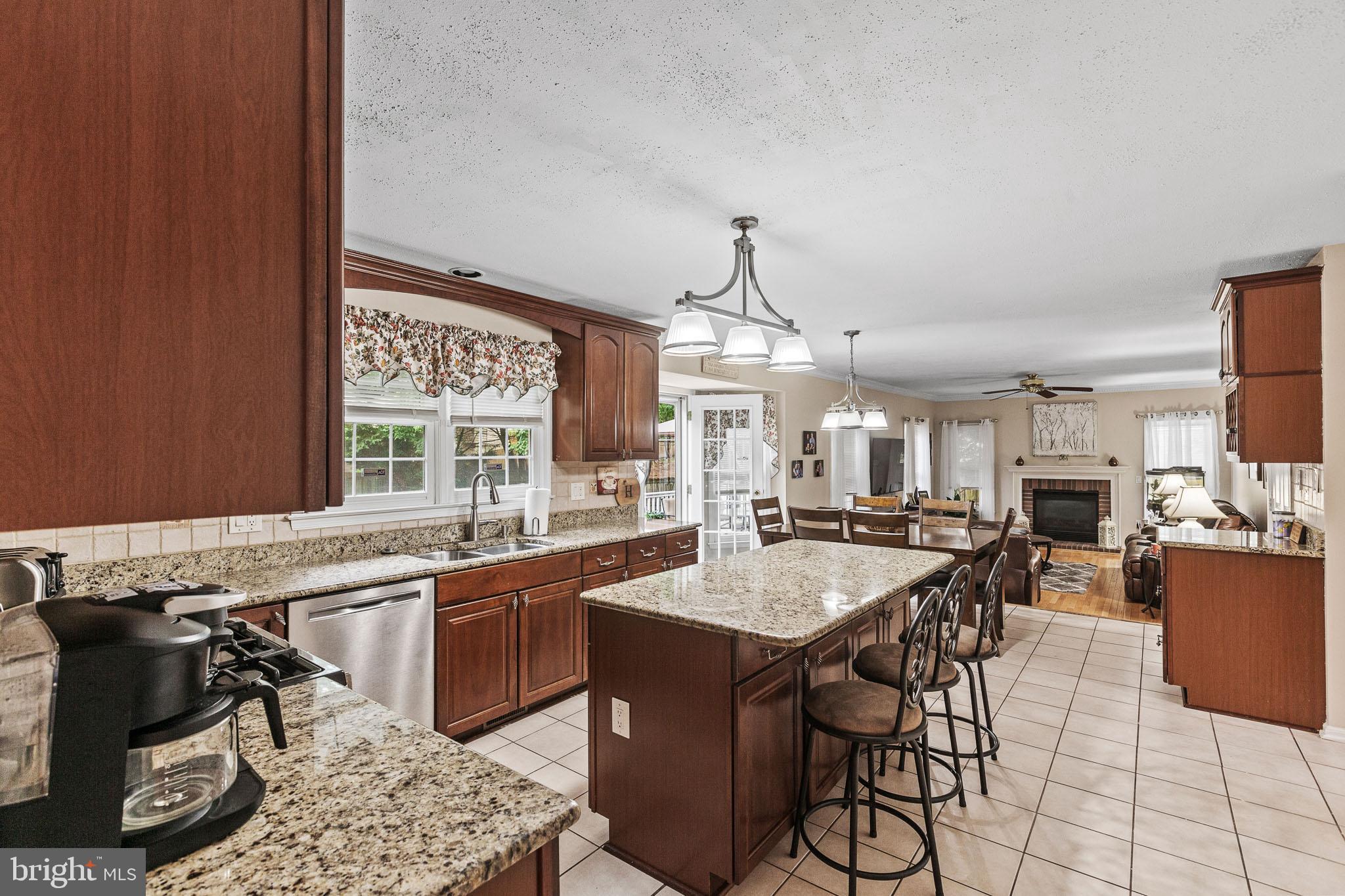 HAMPTON OAKS - Residential