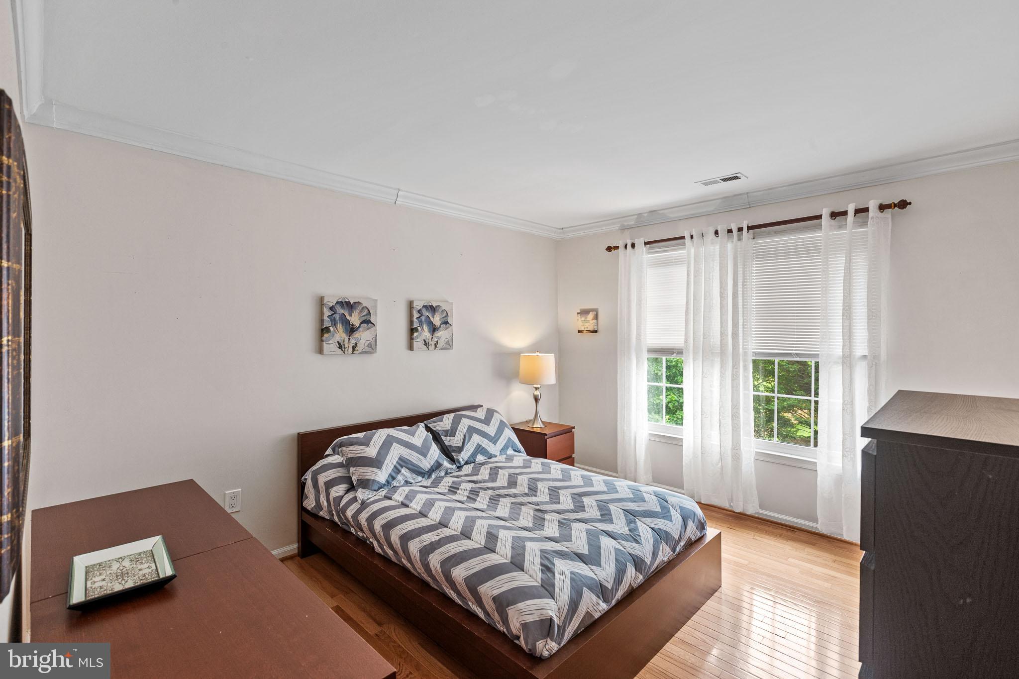 HAMPTON OAKS - Residential