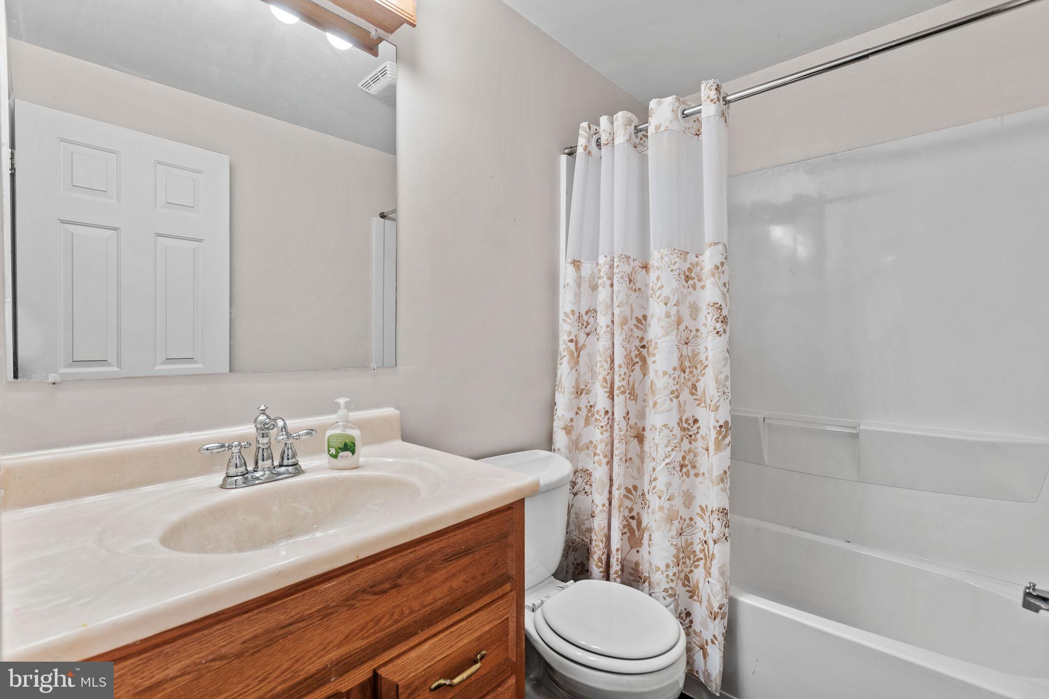 HAMPTON OAKS - Residential