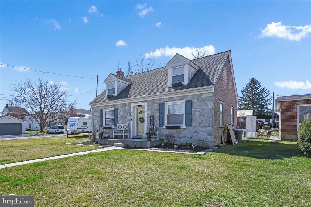 Photo of 620 PINE ST, DENVER, PA 17517 (MLS # PALA2032348)