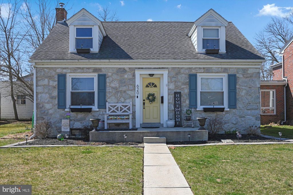 Photo of 620 PINE ST, DENVER, PA 17517 (MLS # PALA2032348)
