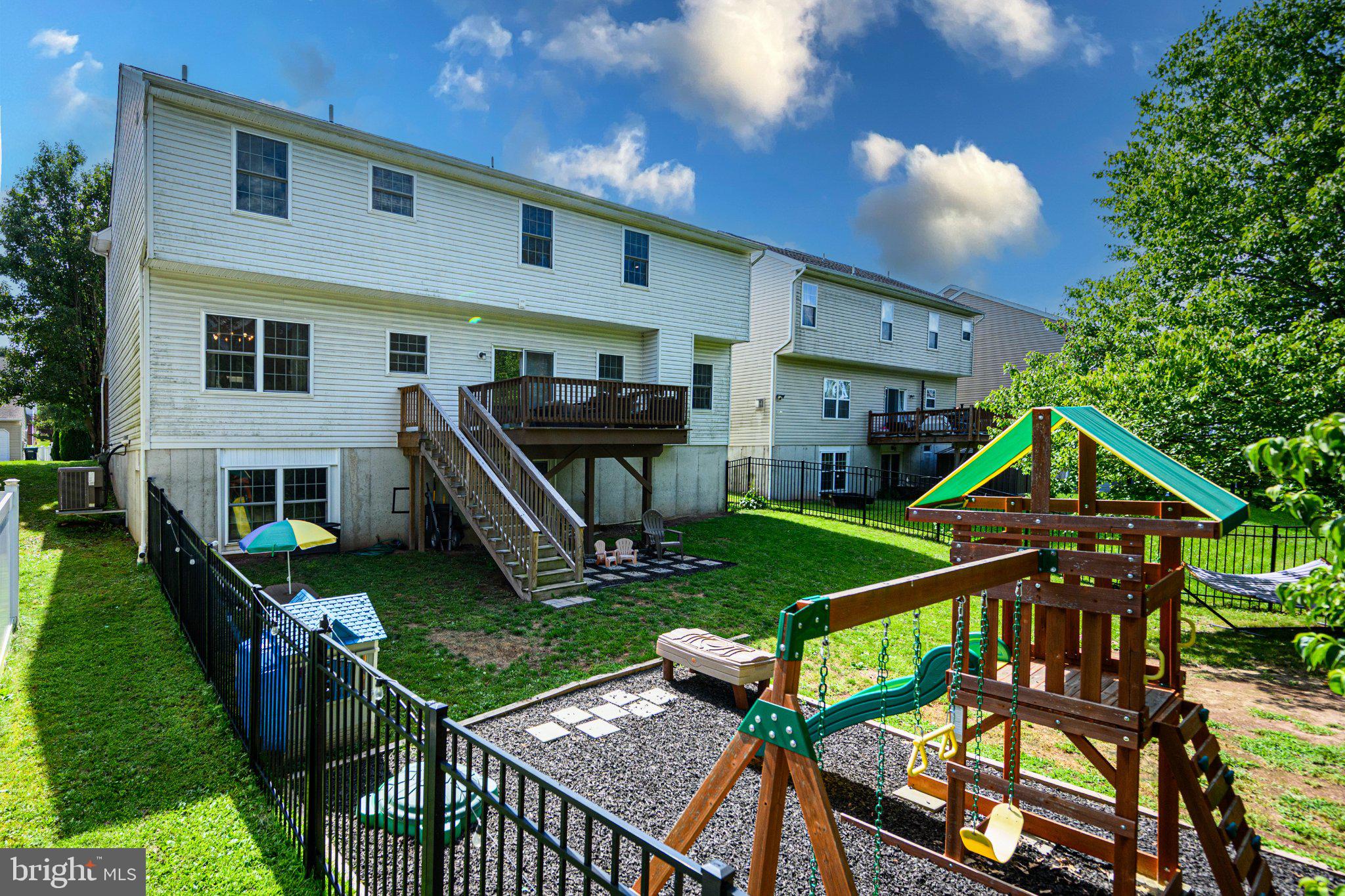 109 HOLBROOK LANE