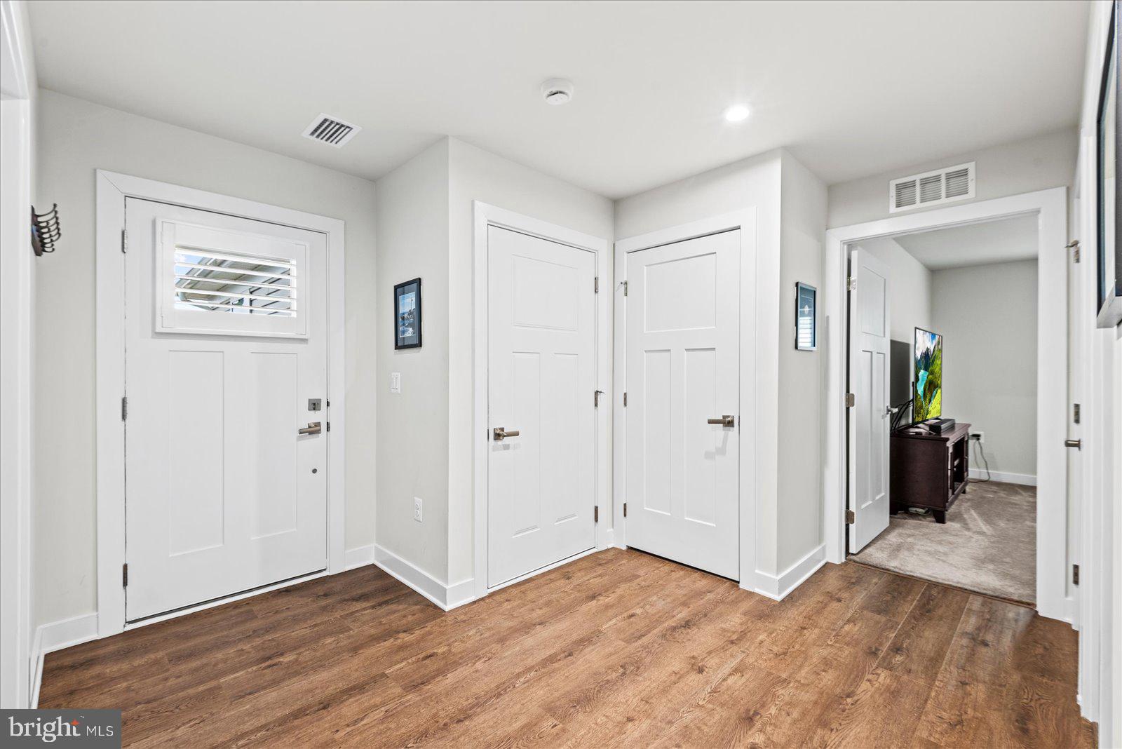 TWIN LAKE VILLAS - Residential