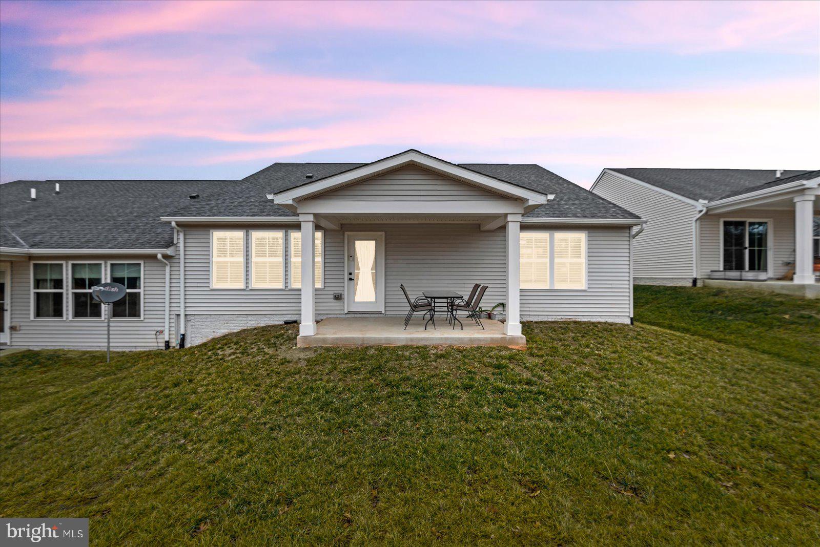 TWIN LAKE VILLAS - Residential