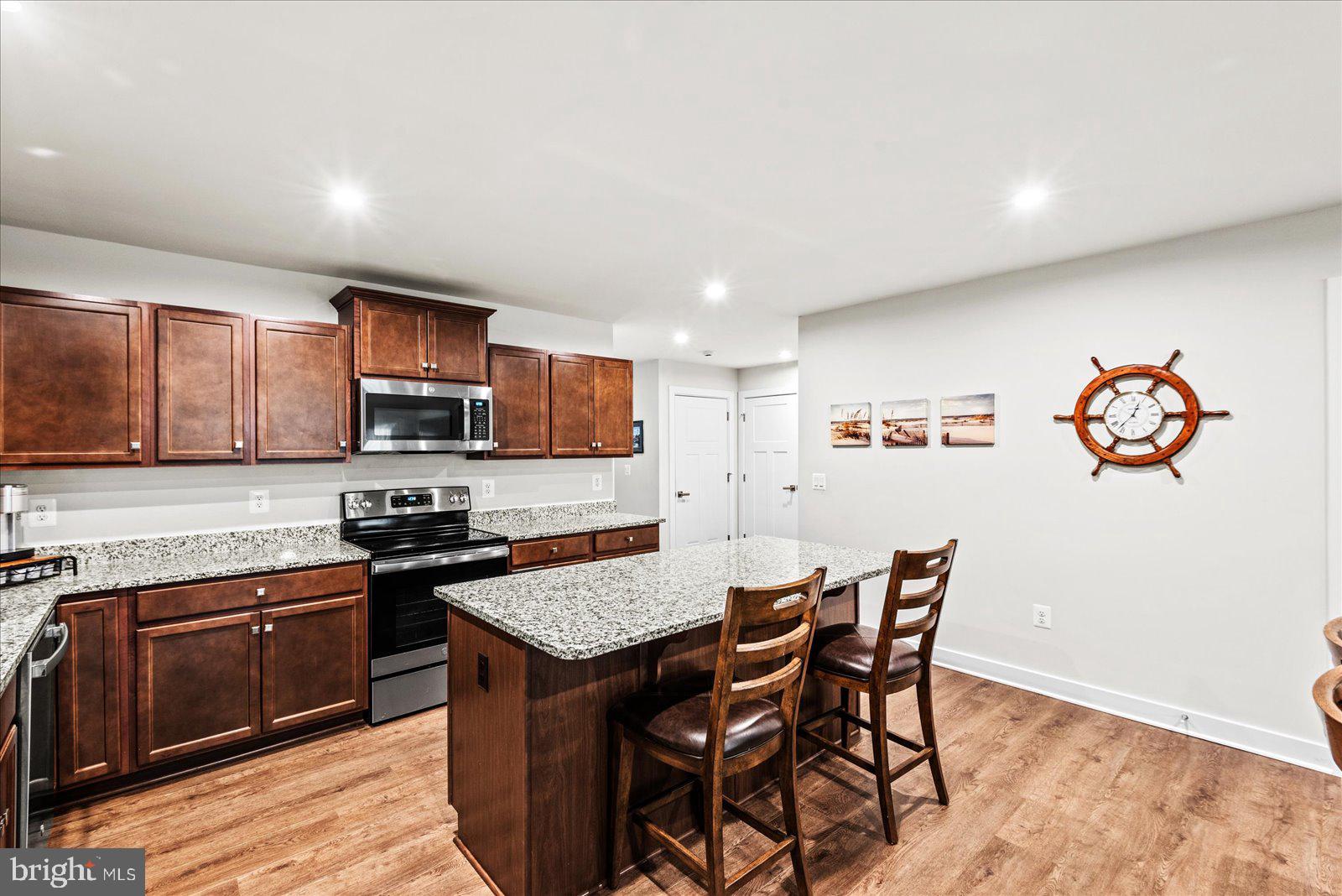 TWIN LAKE VILLAS - Residential