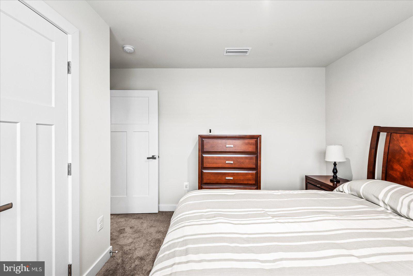 TWIN LAKE VILLAS - Residential