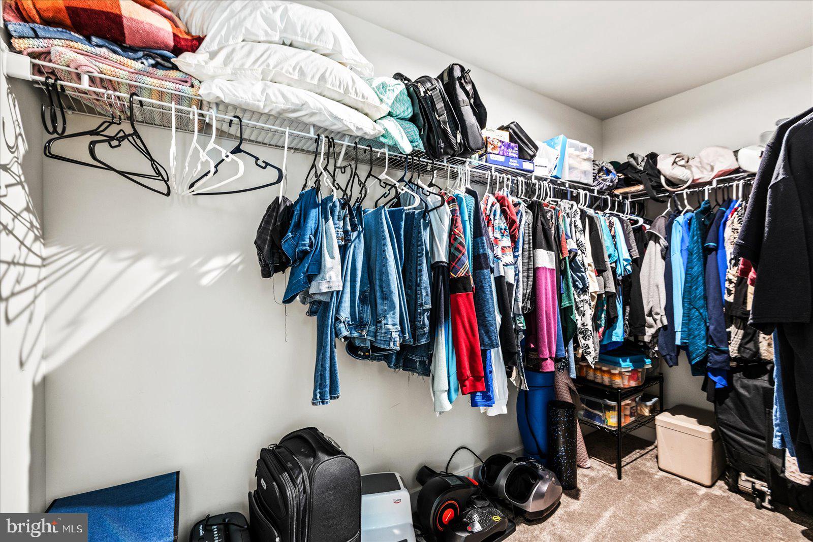 TWIN LAKE VILLAS - Residential