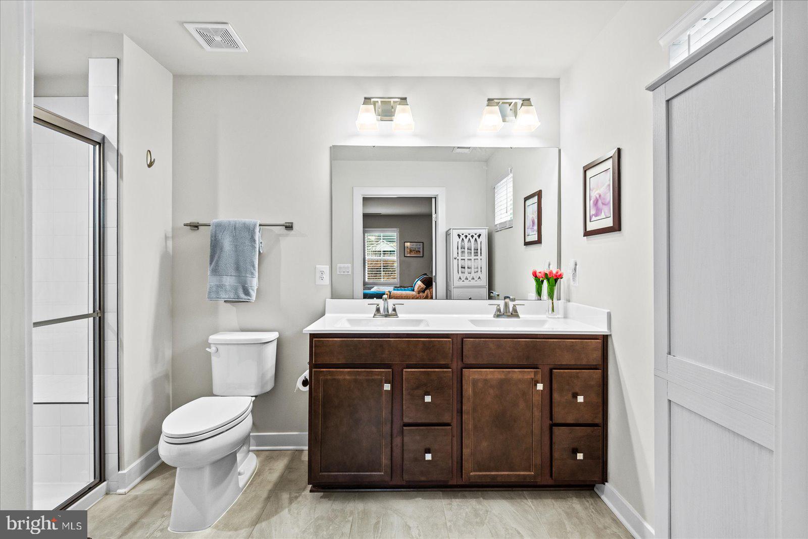 TWIN LAKE VILLAS - Residential