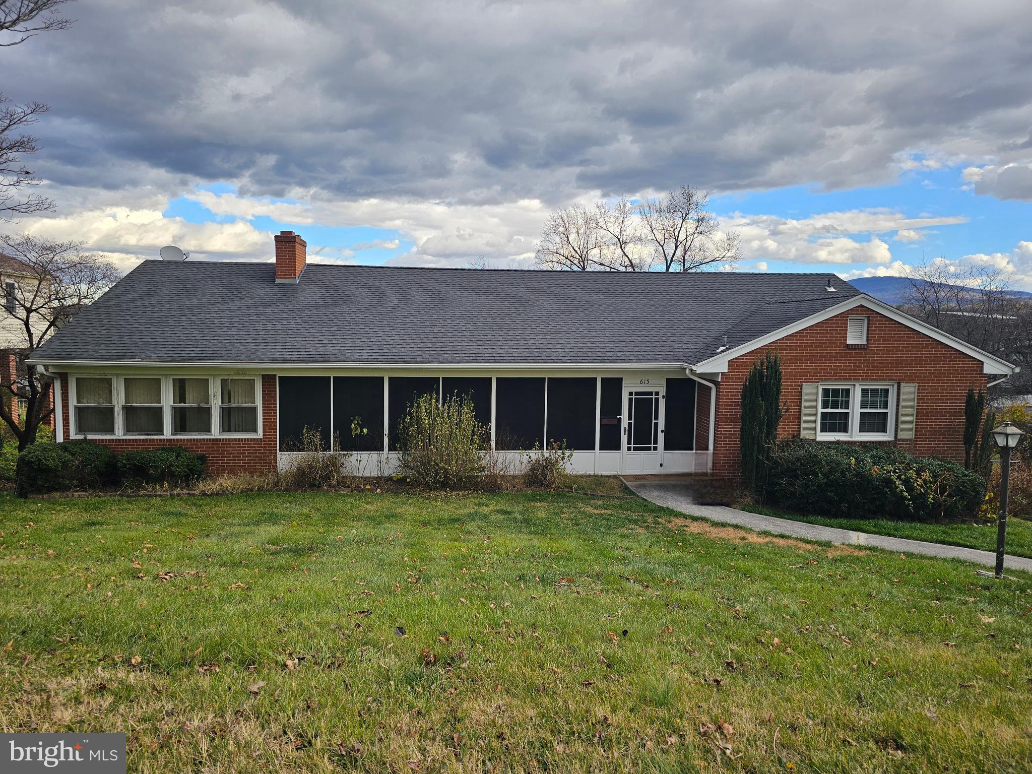 FRONT ROYAL - Residential Lease