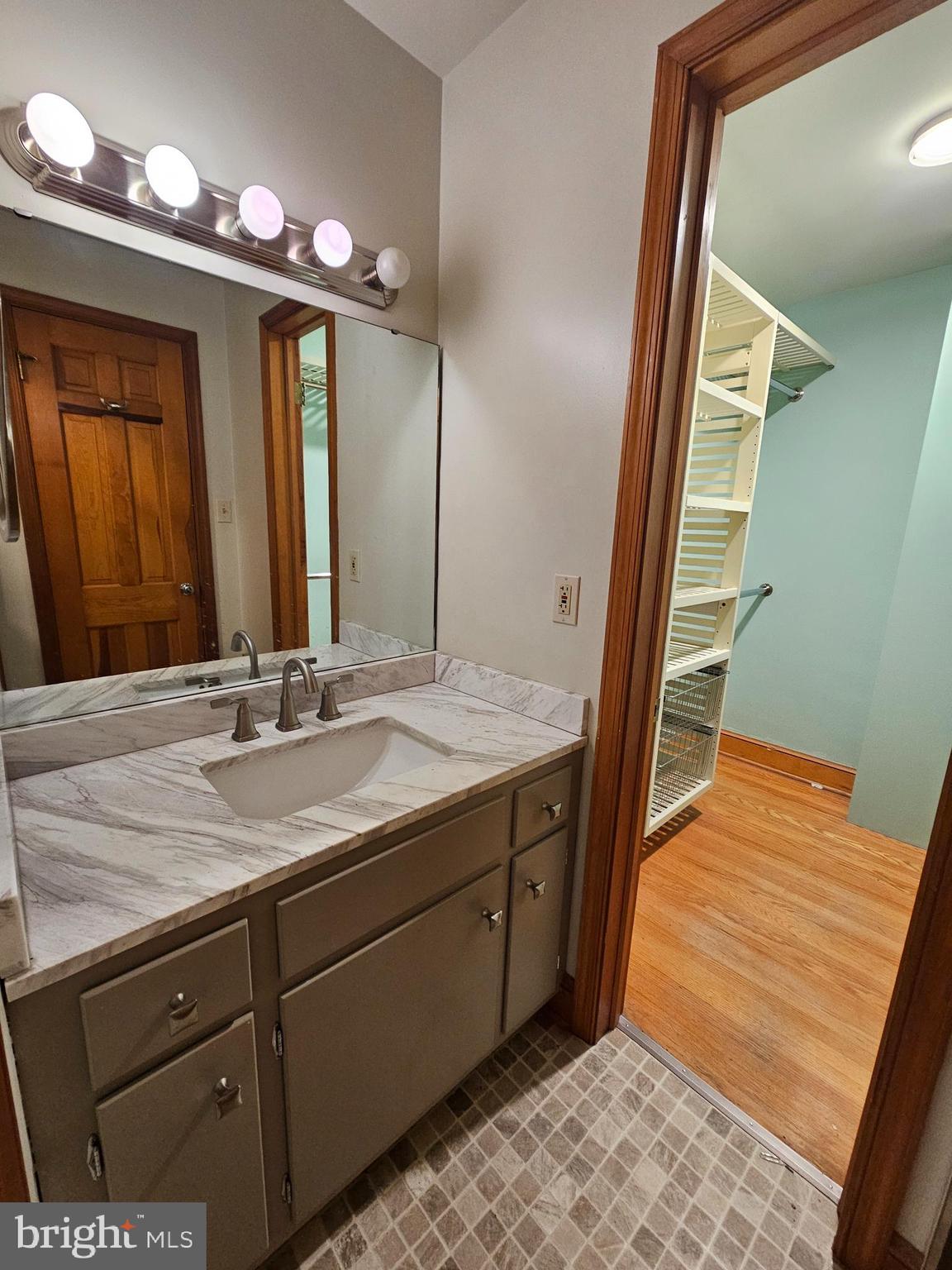 FRONT ROYAL - Residential Lease