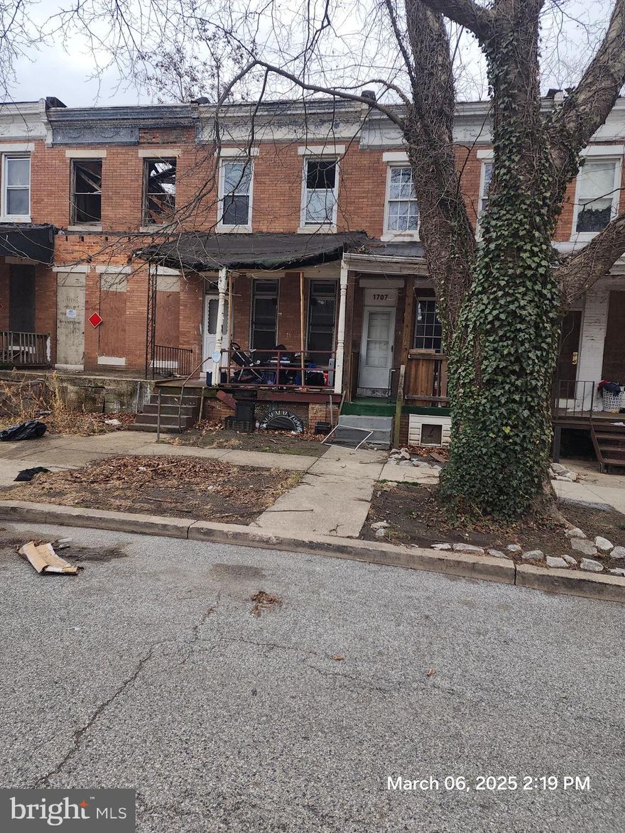 This property  is an outstanding value added opportunity to live in or invest in a Coppin University neighborhood that is seeing a huge resurgence.  Located on a smaller block which backs to woodlands,  This gives the property a rural feel. The neighborhood also have many buying incentives offered to owner occupant purchasers.