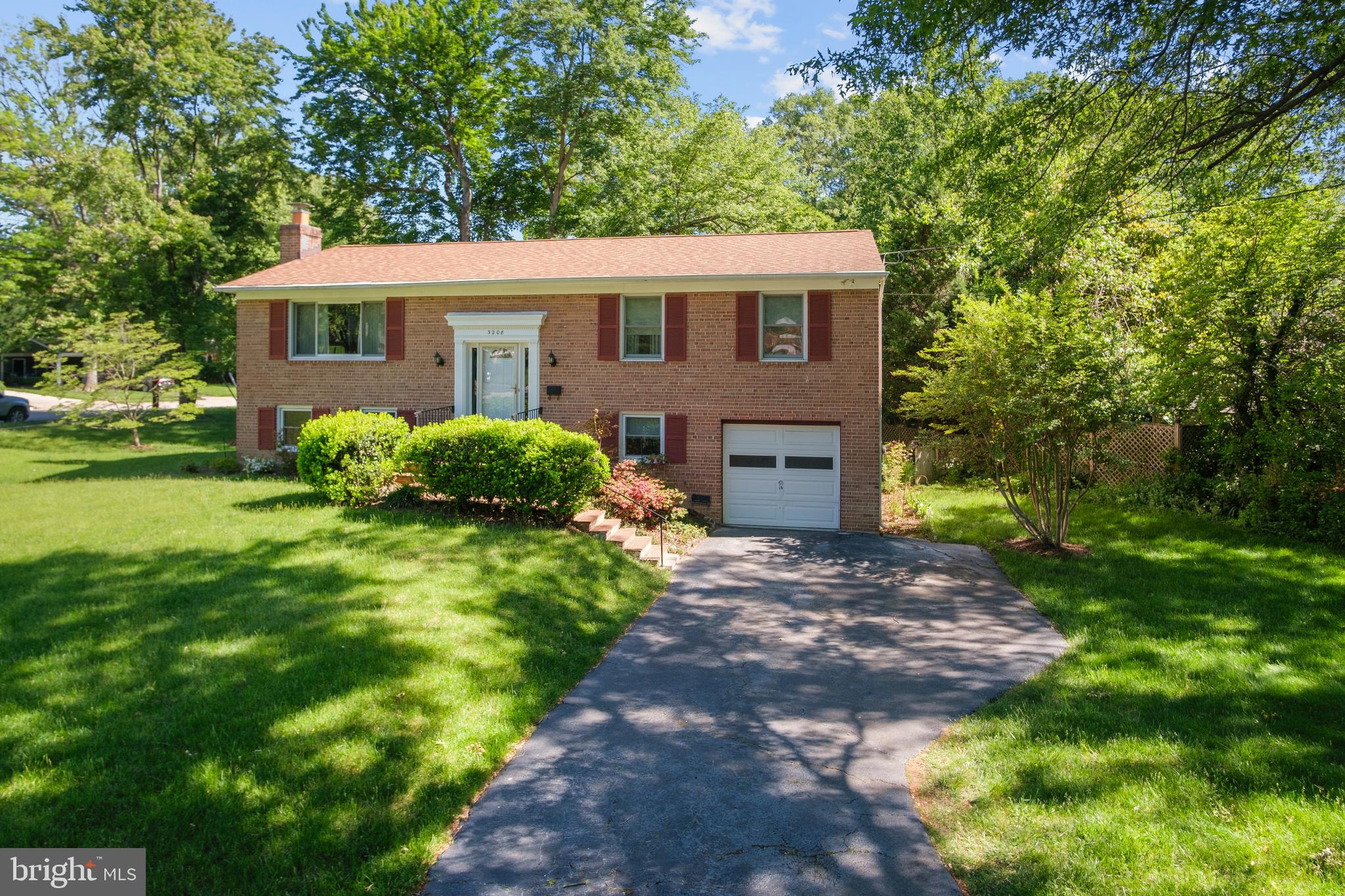 RIVERSIDE ESTATES - Residential