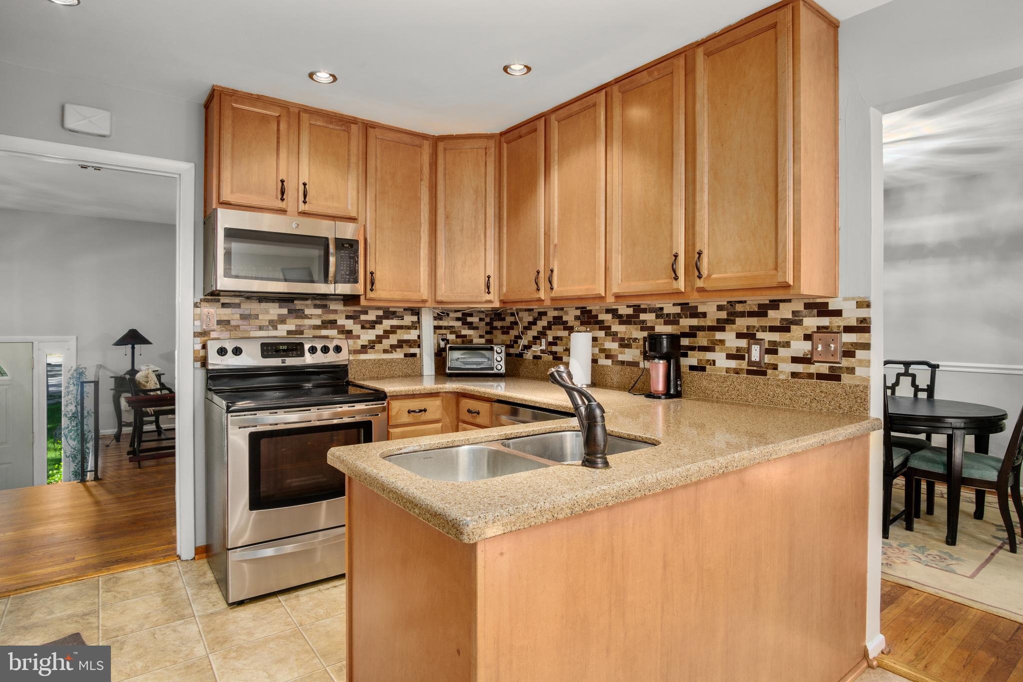 RIVERSIDE ESTATES - Residential