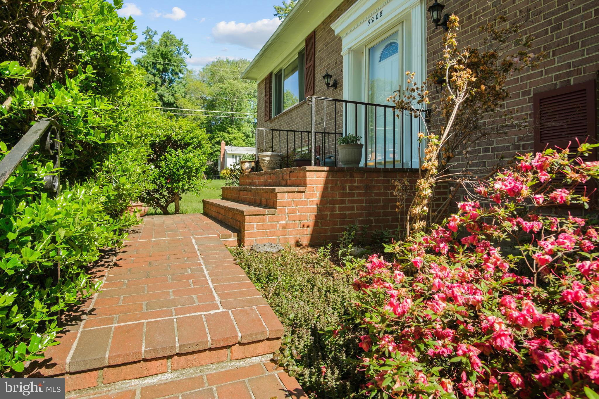 RIVERSIDE ESTATES - Residential