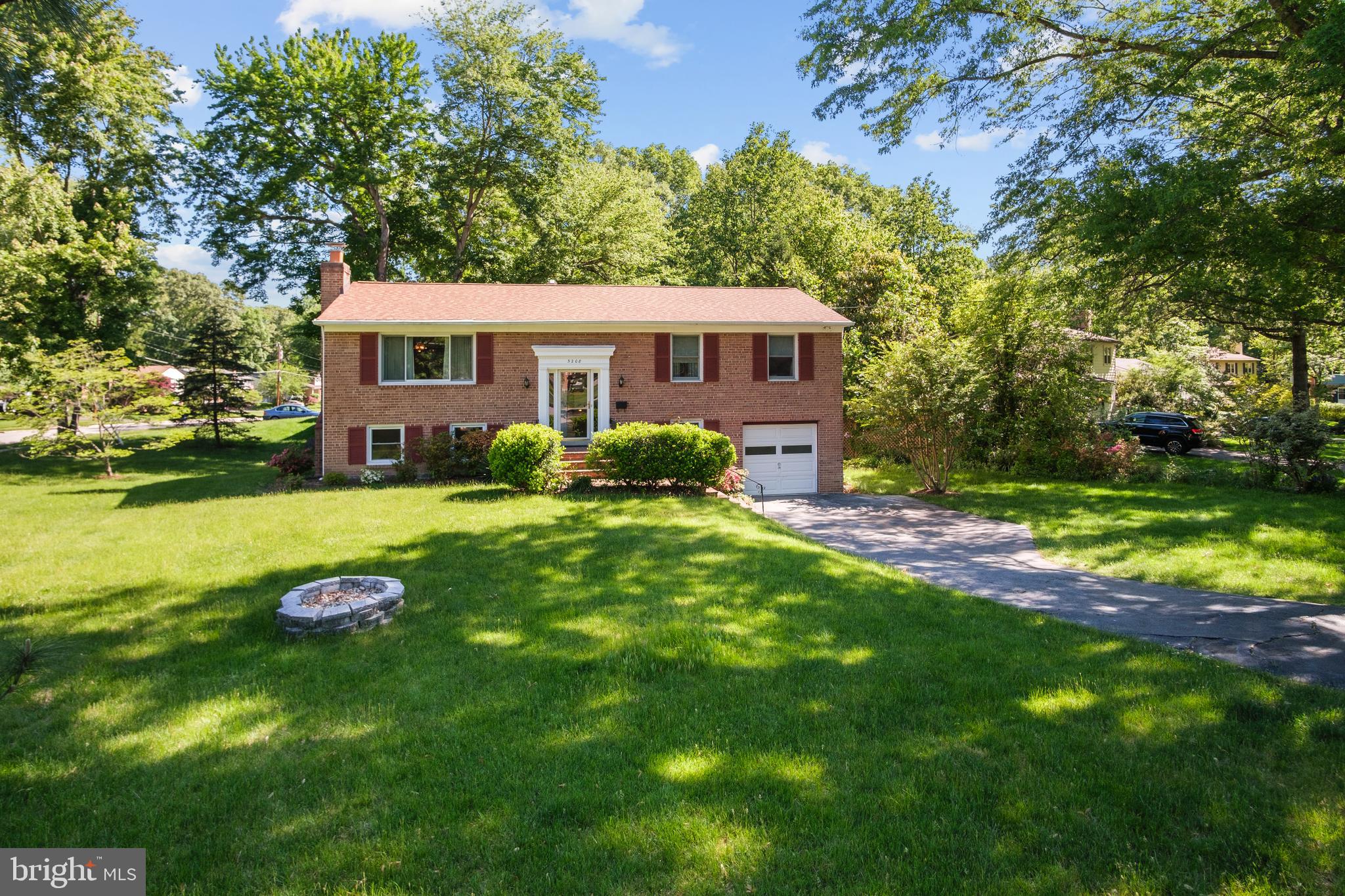 RIVERSIDE ESTATES - Residential