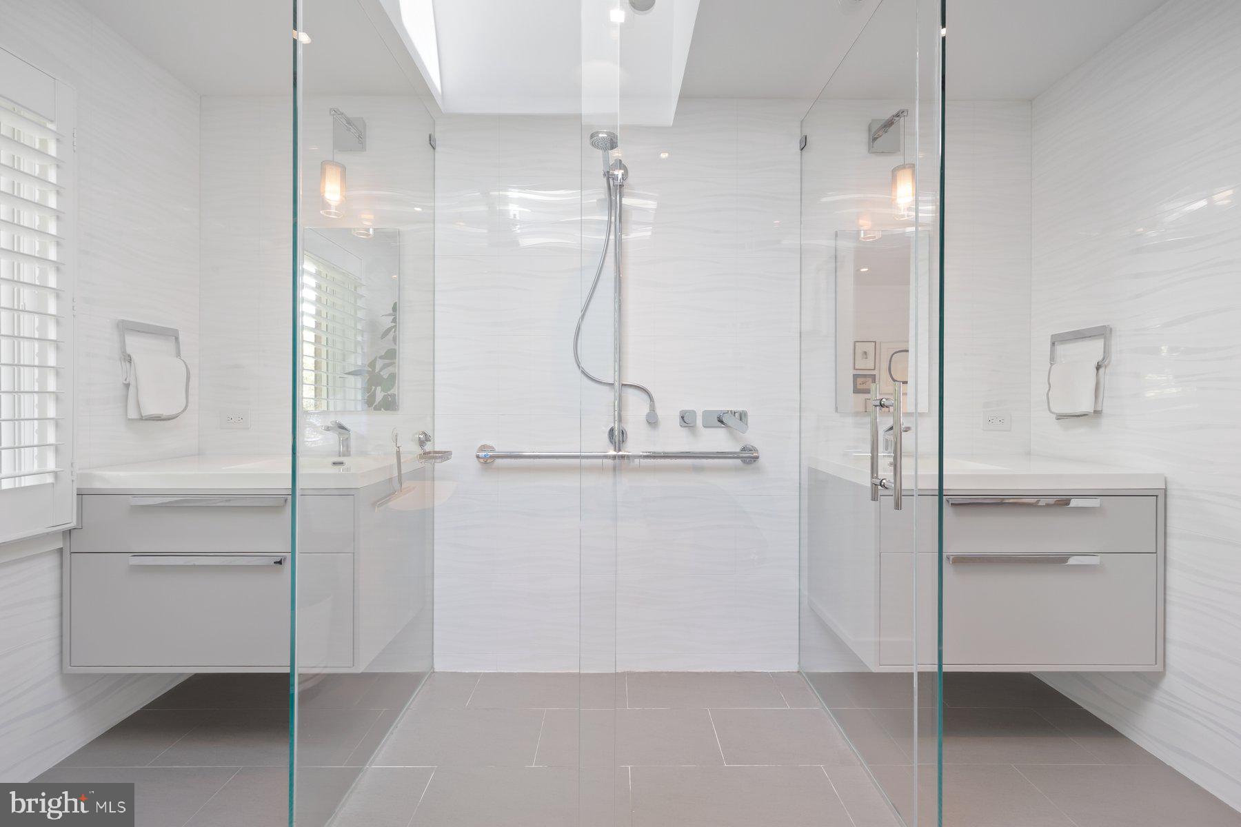 ANCIENT OAK - Residential