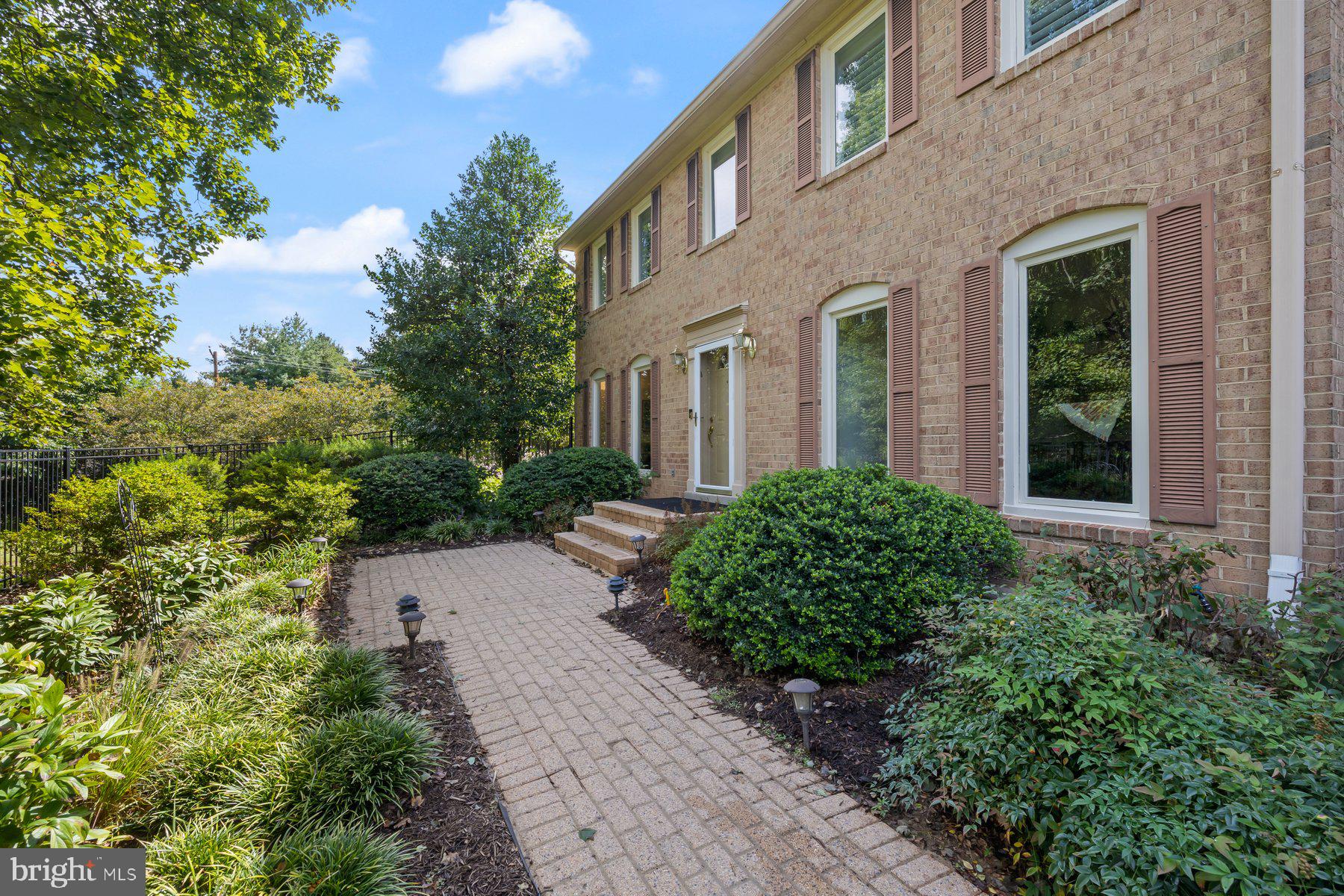 ANCIENT OAK - Residential