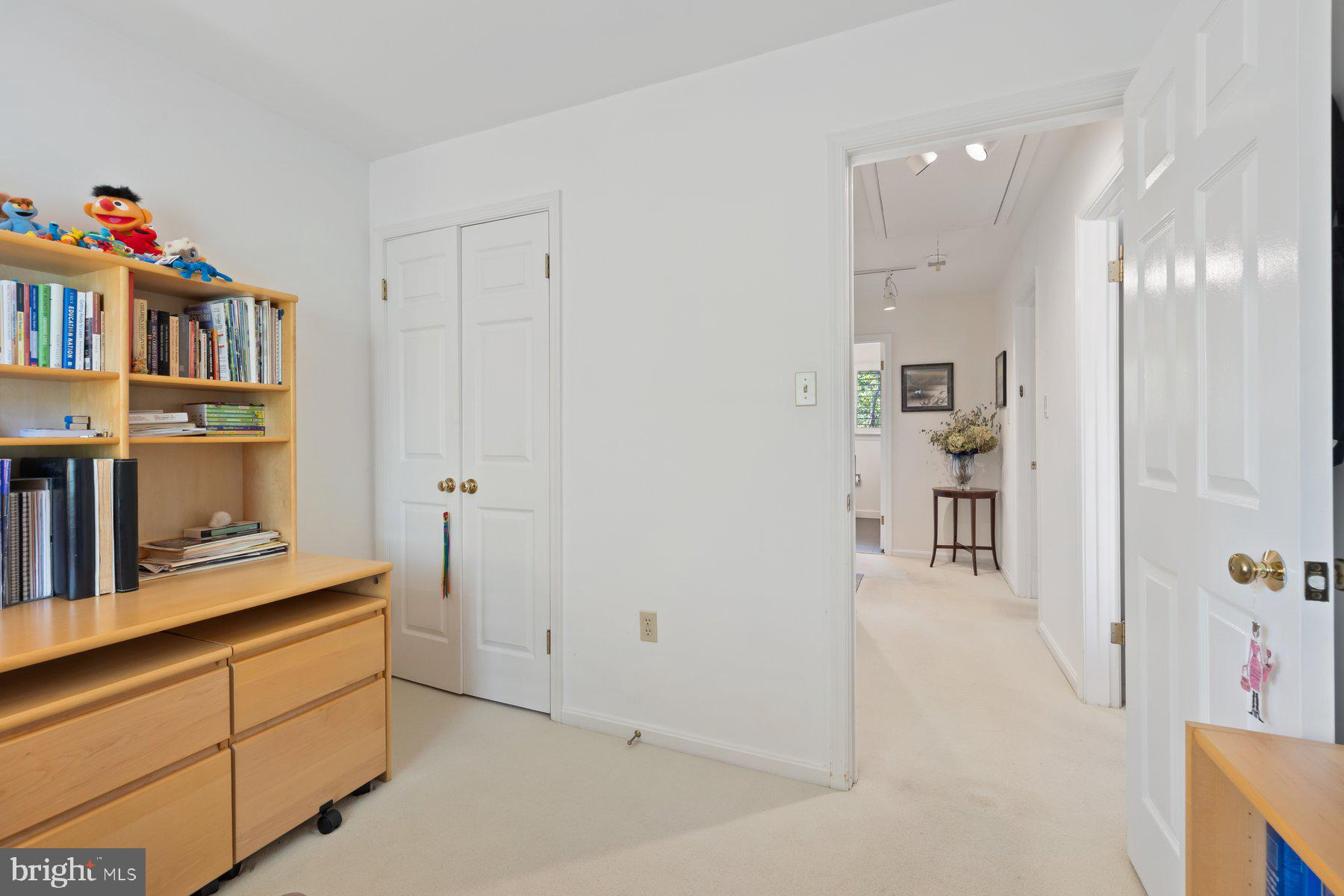 ANCIENT OAK - Residential