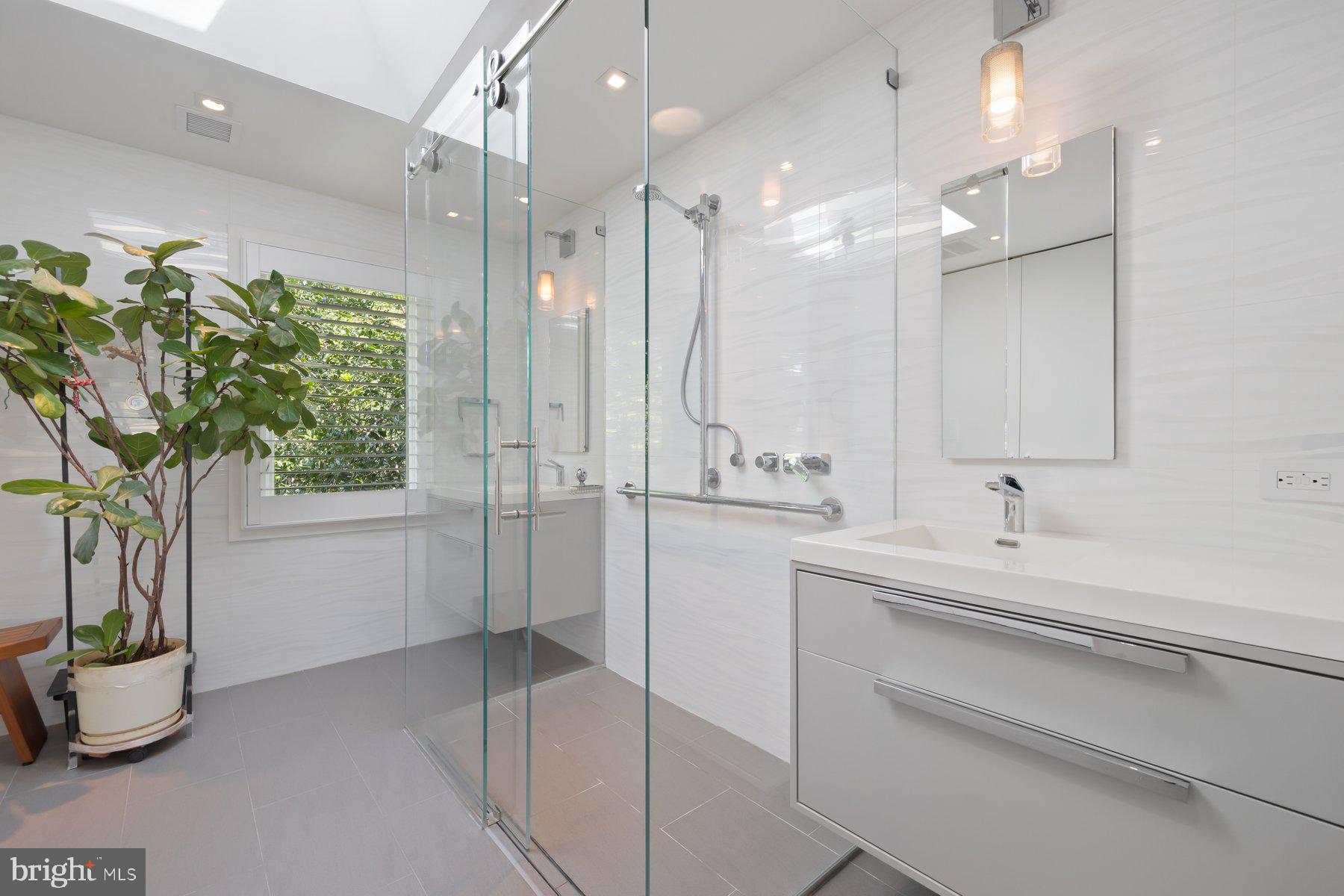 ANCIENT OAK - Residential