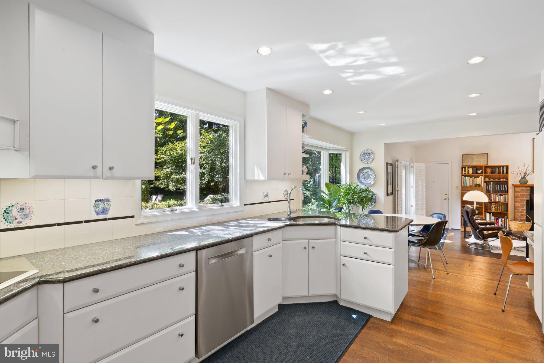 ANCIENT OAK - Residential