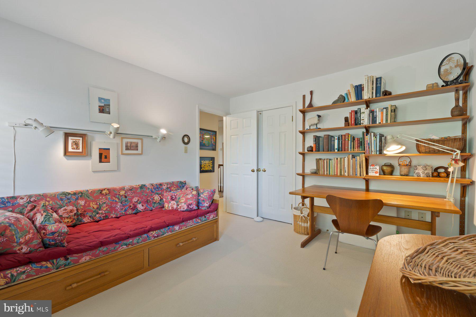 ANCIENT OAK - Residential