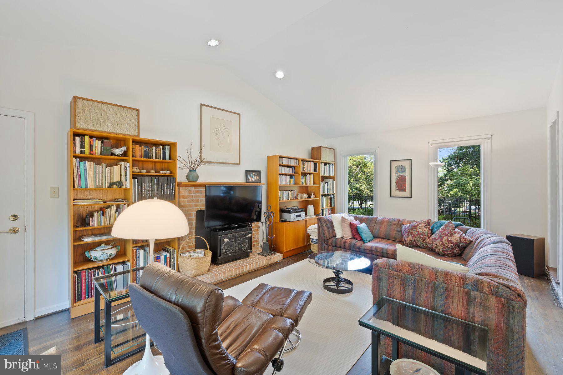 ANCIENT OAK - Residential