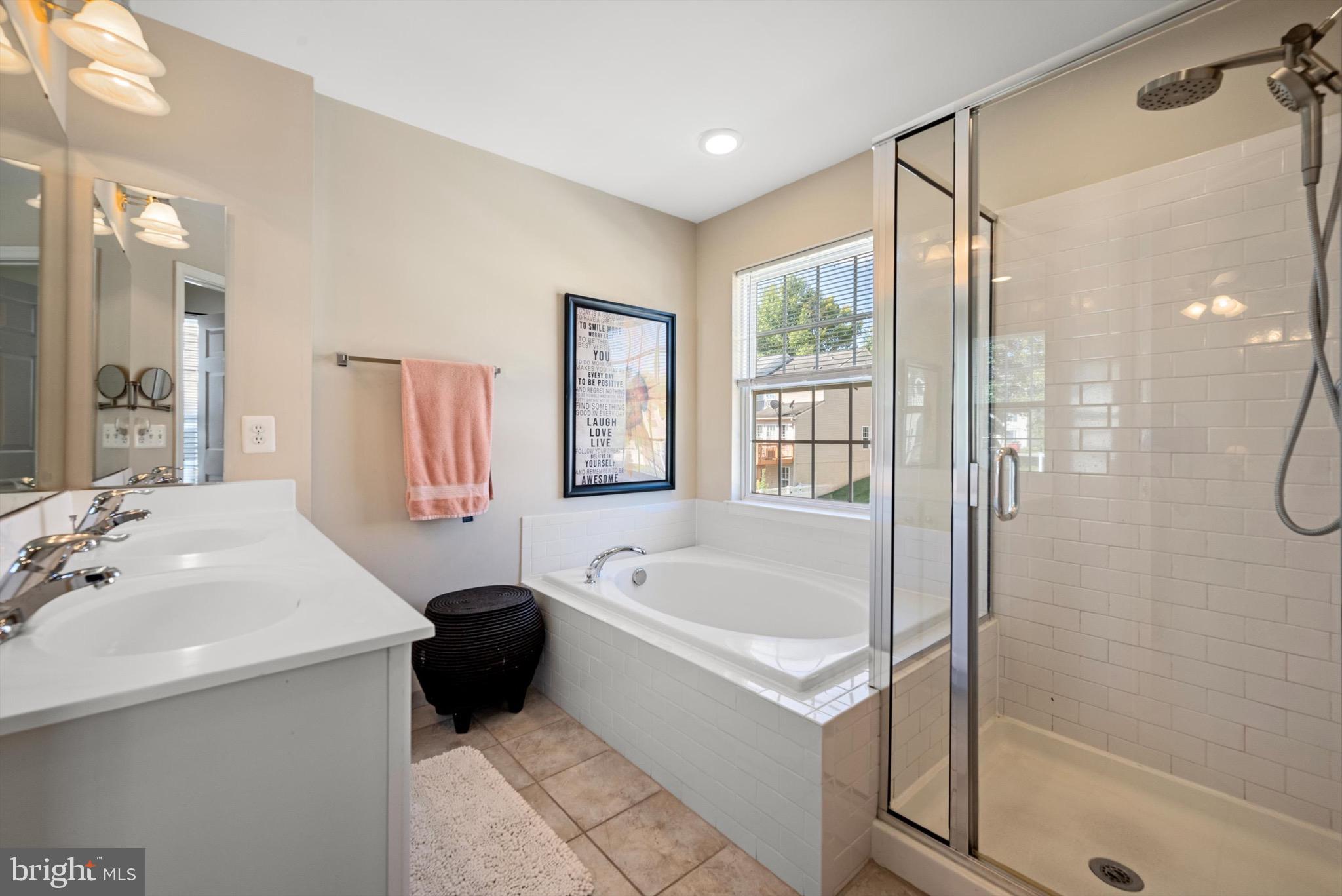 LAKELAND PLACE - Residential