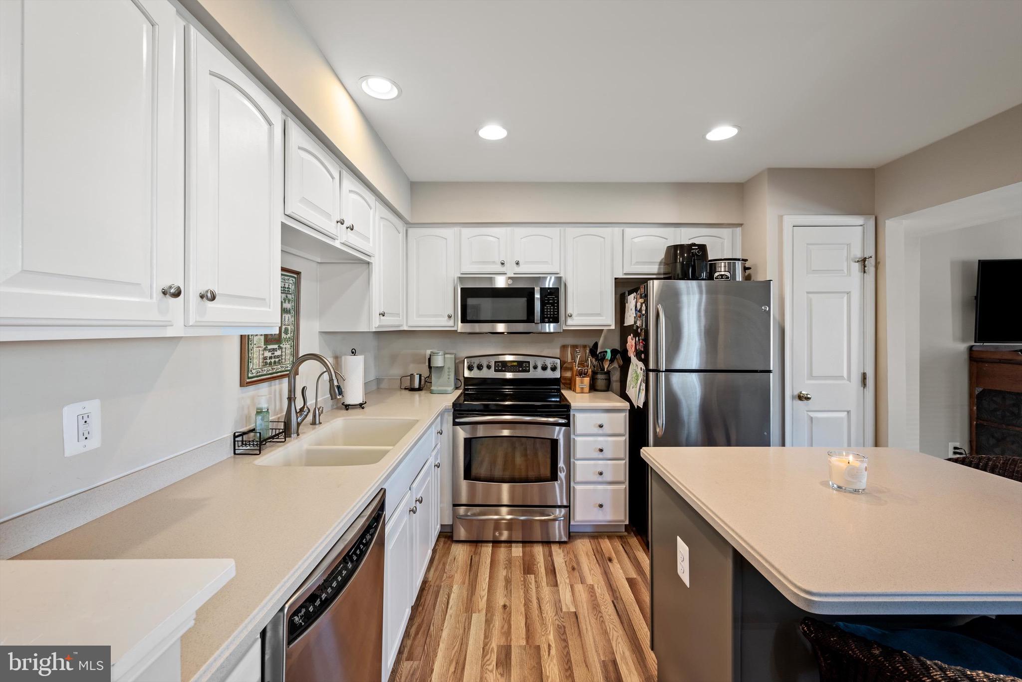 LAKELAND PLACE - Residential