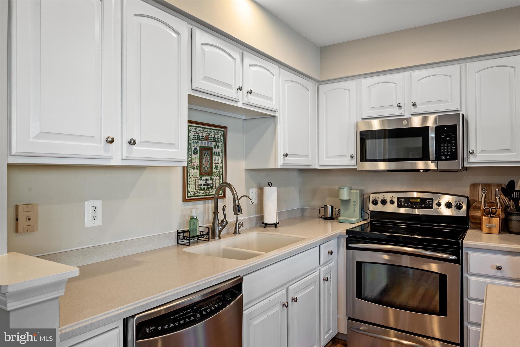 LAKELAND PLACE - Residential