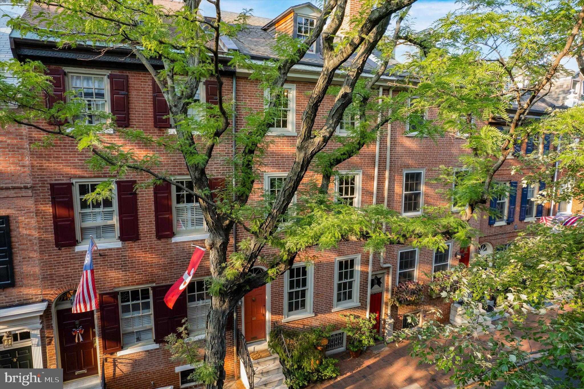 SOCIETY HILL - Residential