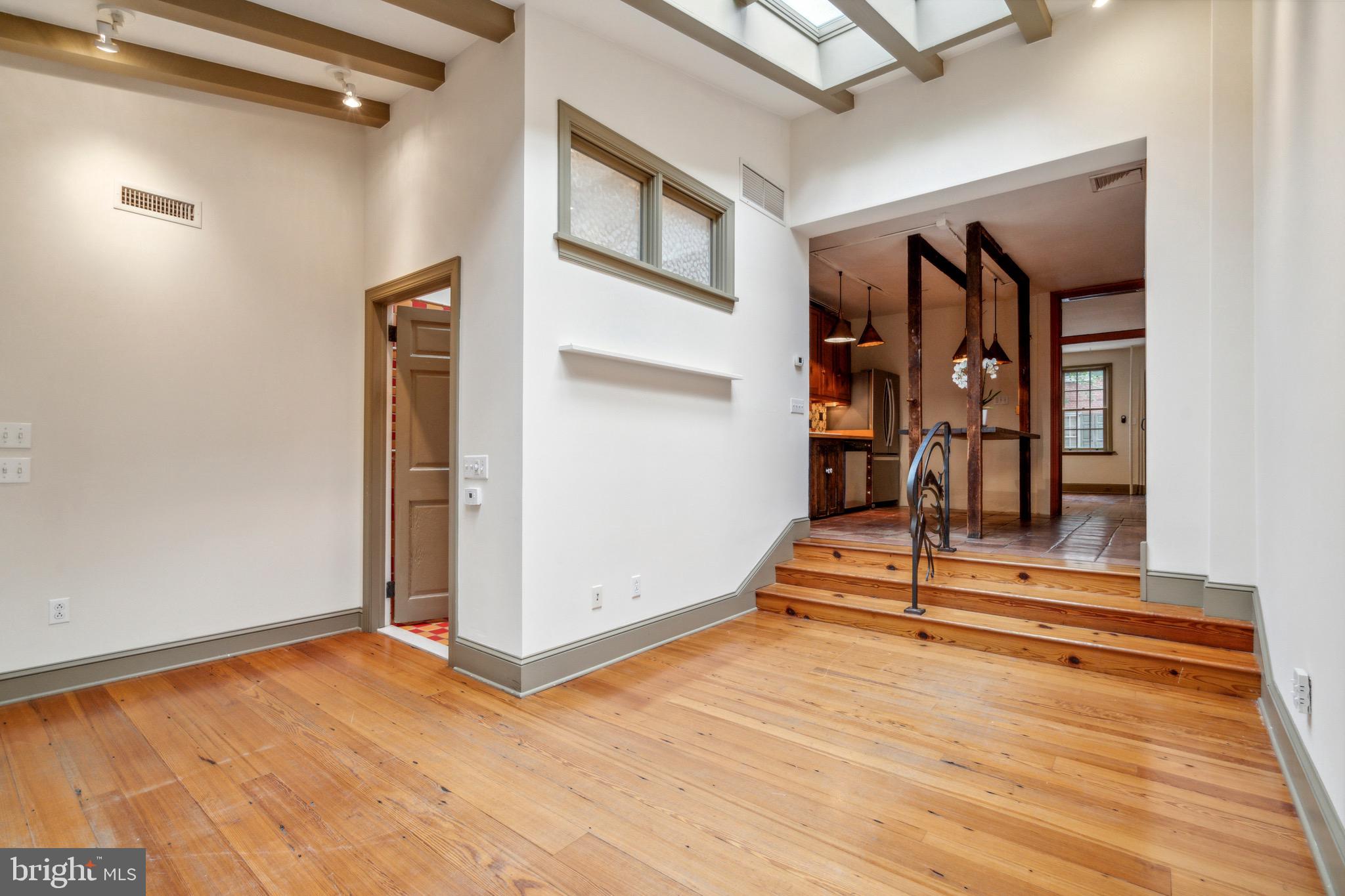 SOCIETY HILL - Residential