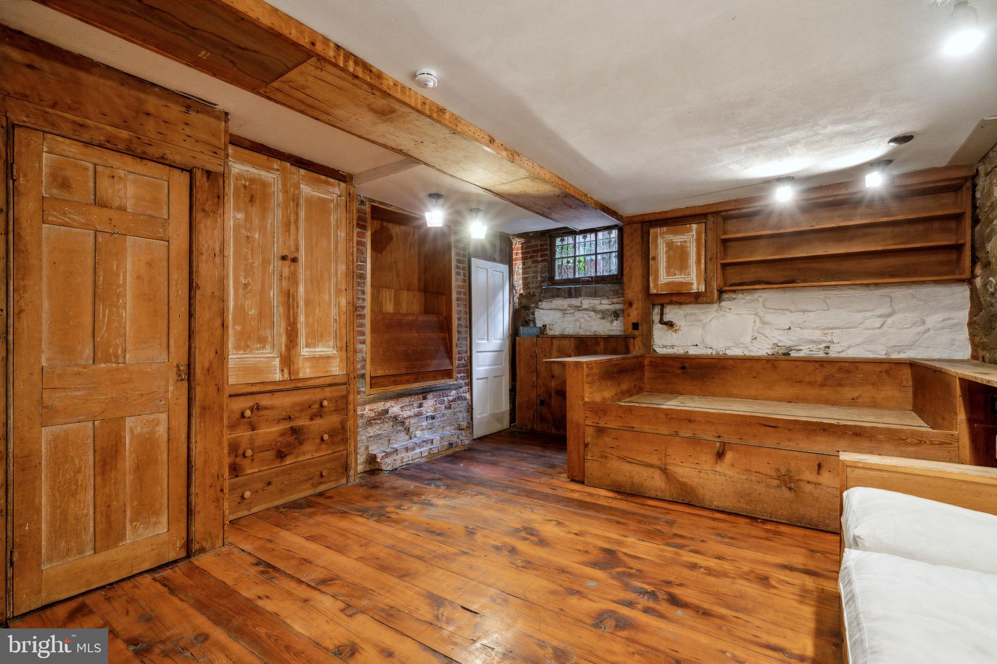 SOCIETY HILL - Residential