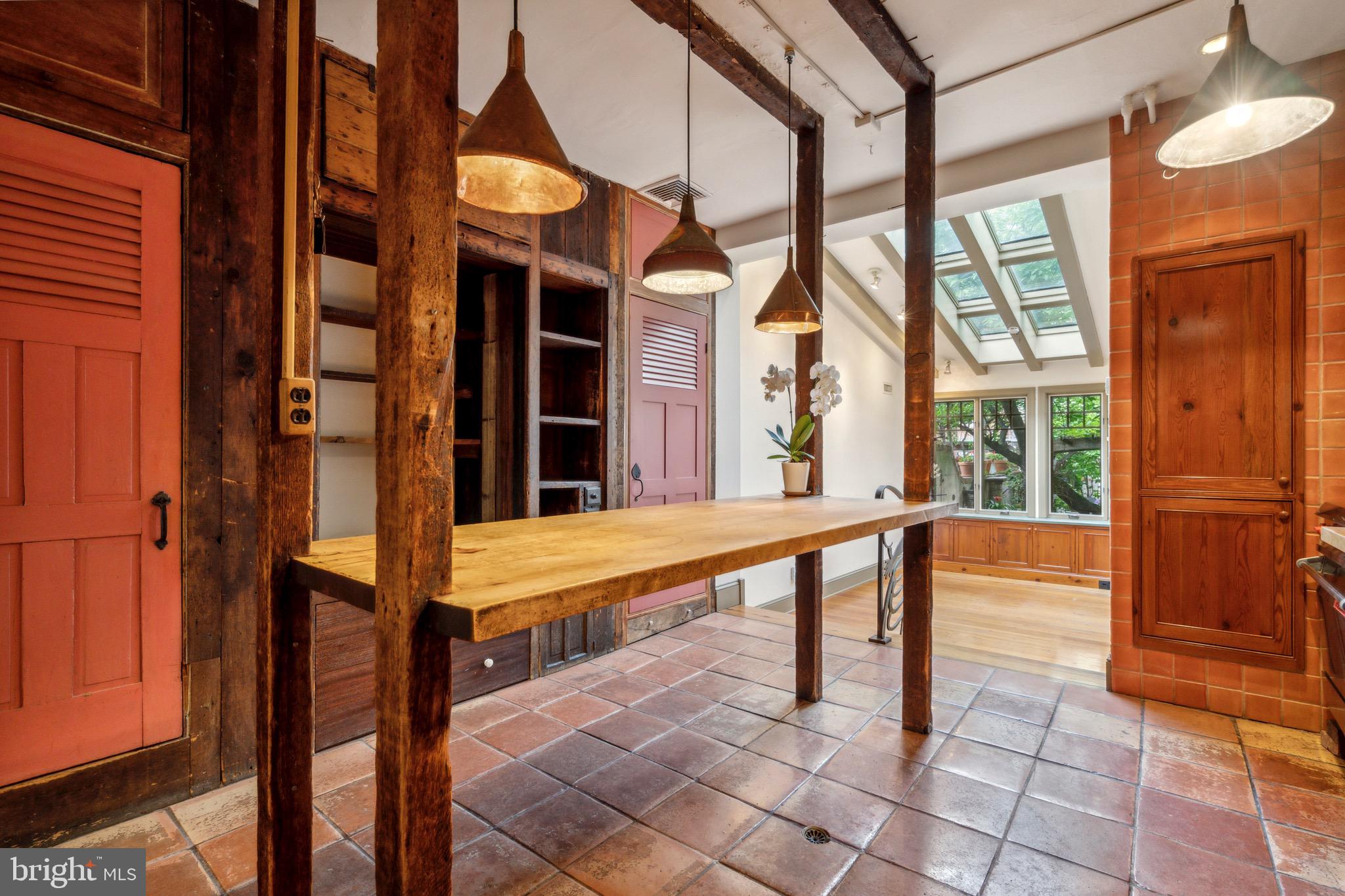 SOCIETY HILL - Residential