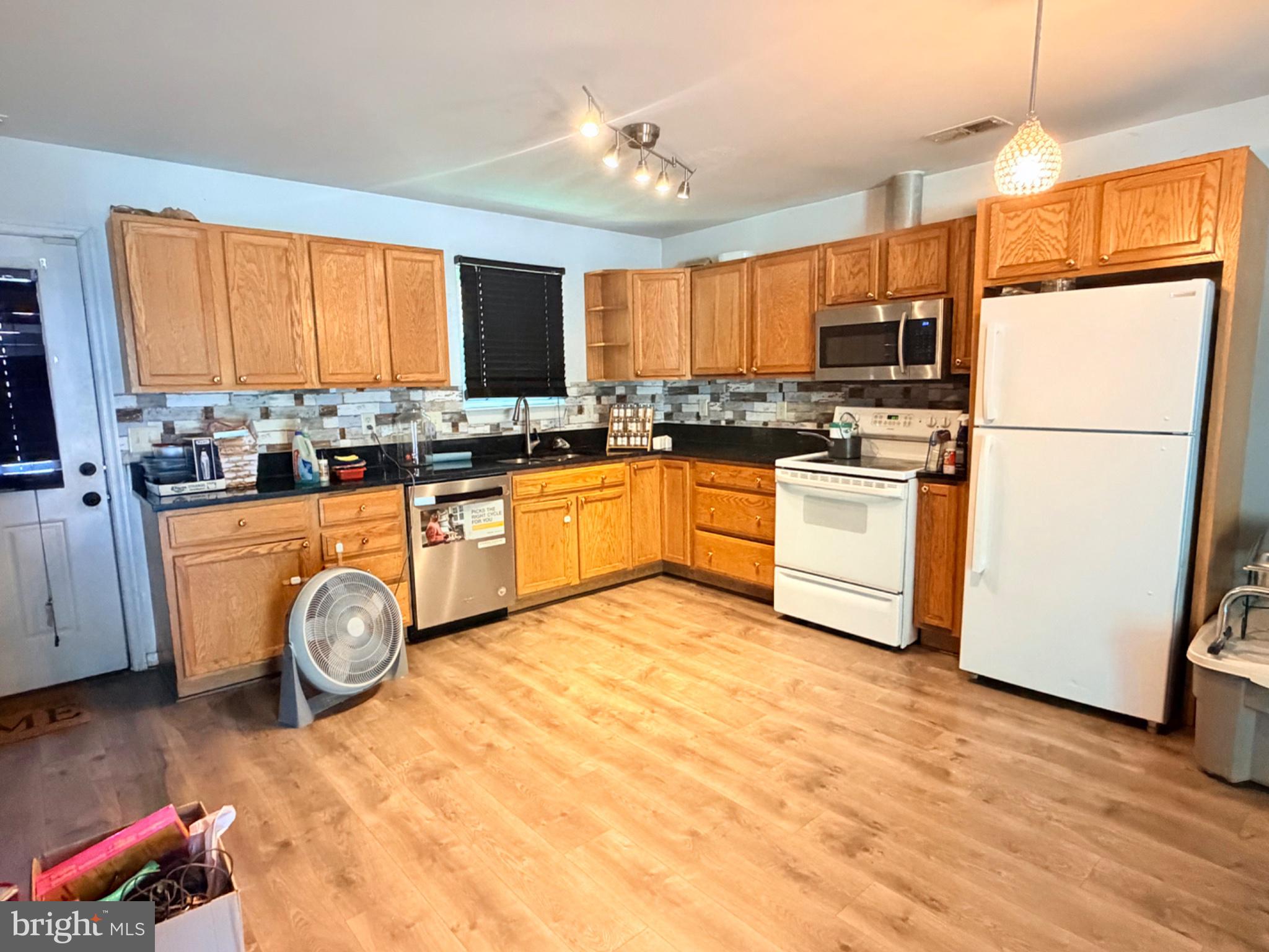 3523 SPRING ROAD