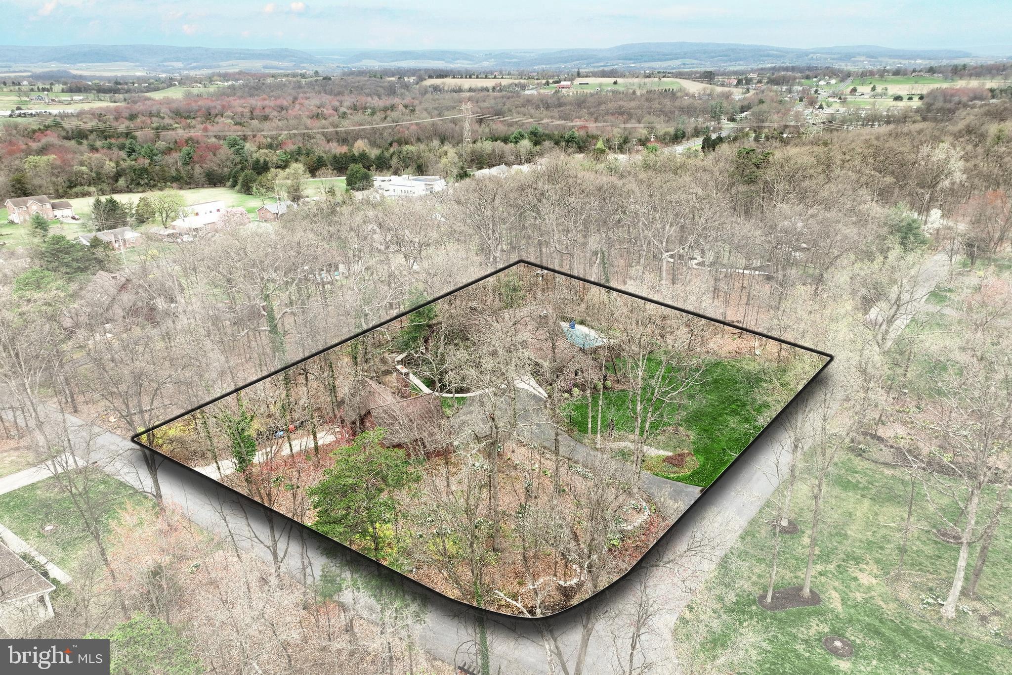 10 WHITE OAK TRAIL